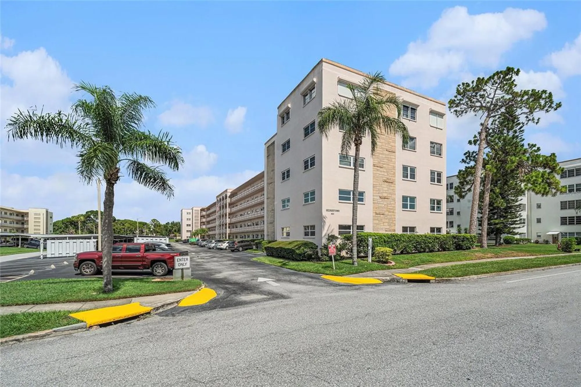 Property Slideshow image 17 of 17 | 5623 80th st n unit 415, St Petersburg, FL, 33709