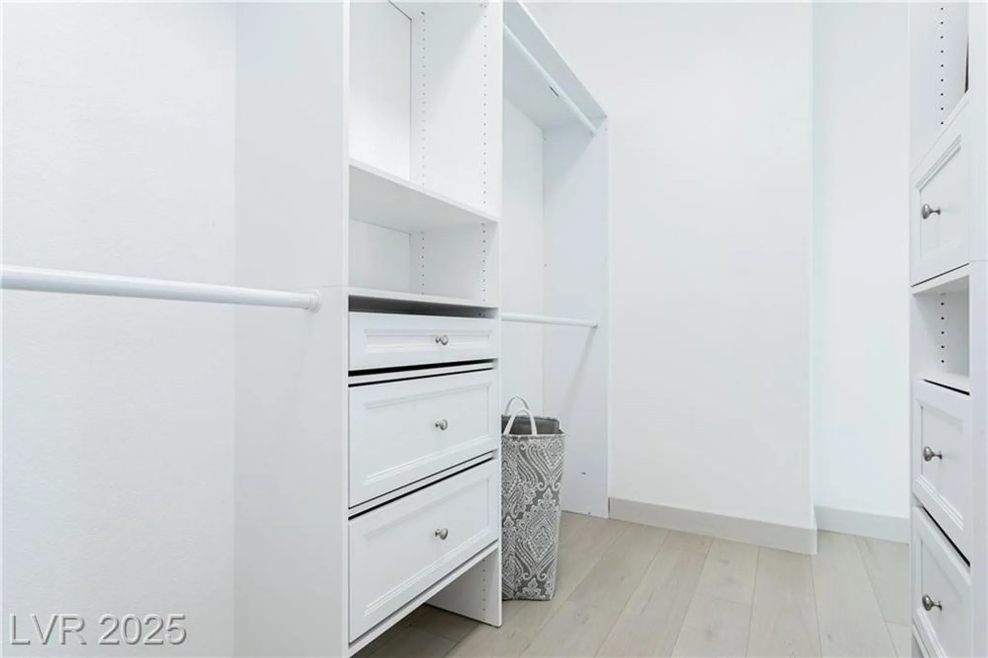 Property Slideshow image 44 of 72 | 2589 evansville ave, Henderson, NV, 89052