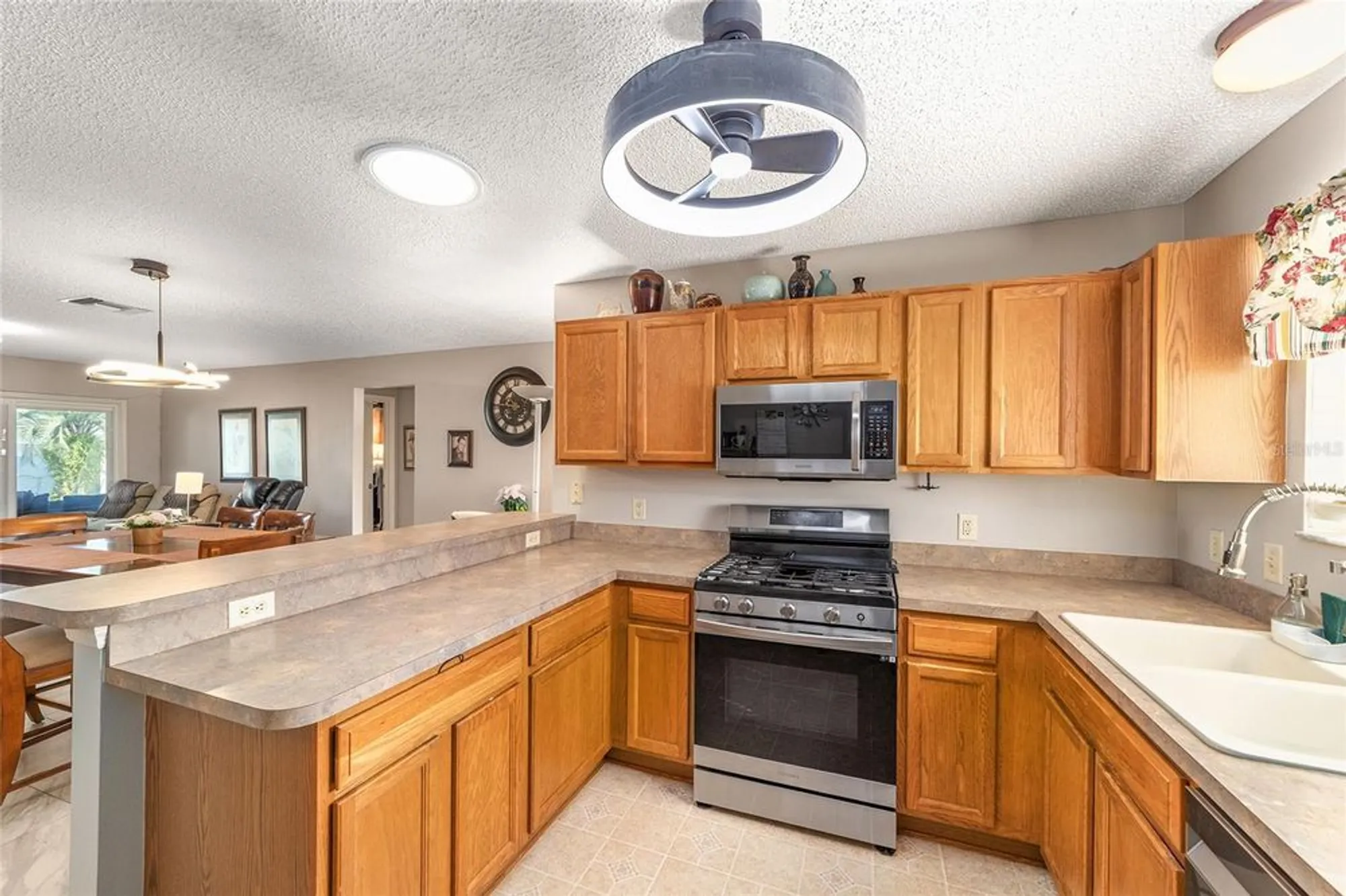 Property Slideshow image 15 of 40 | 8143 se 175th columbia pl, The Villages, FL, 32162