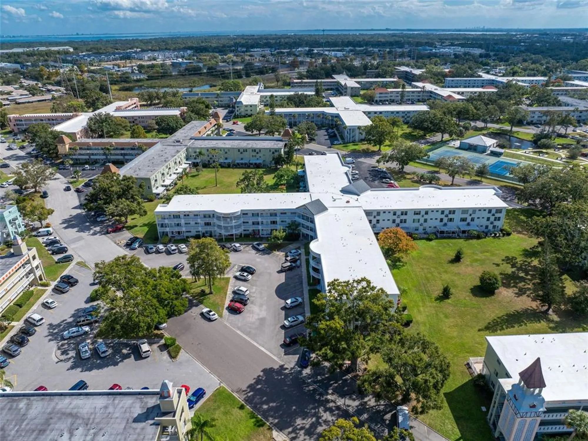 Property Slideshow image 24 of 43 | 2429 ecuadorian way 47, Clearwater, FL, 33763