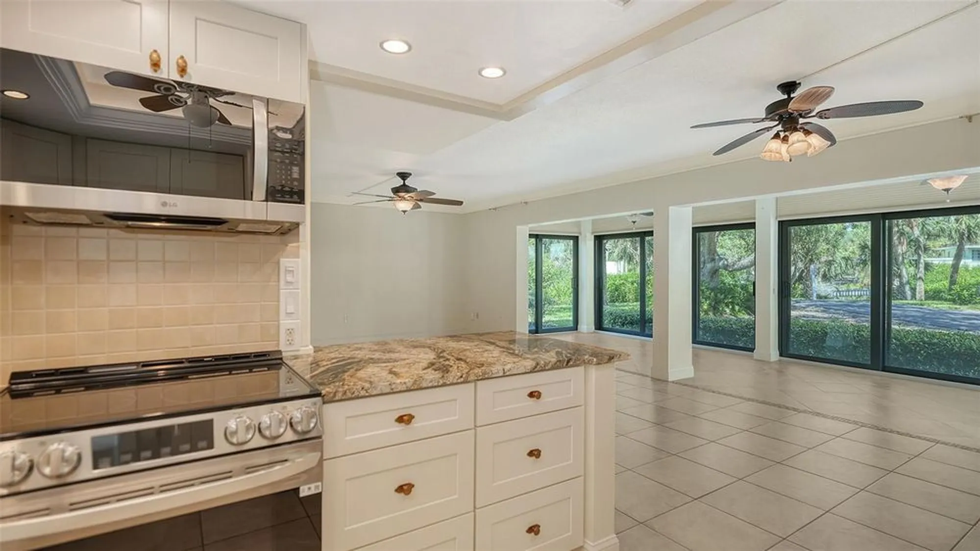 Property Slideshow image 39 of 91 | 225 hourglass way apt 103, Sarasota, FL, 34242