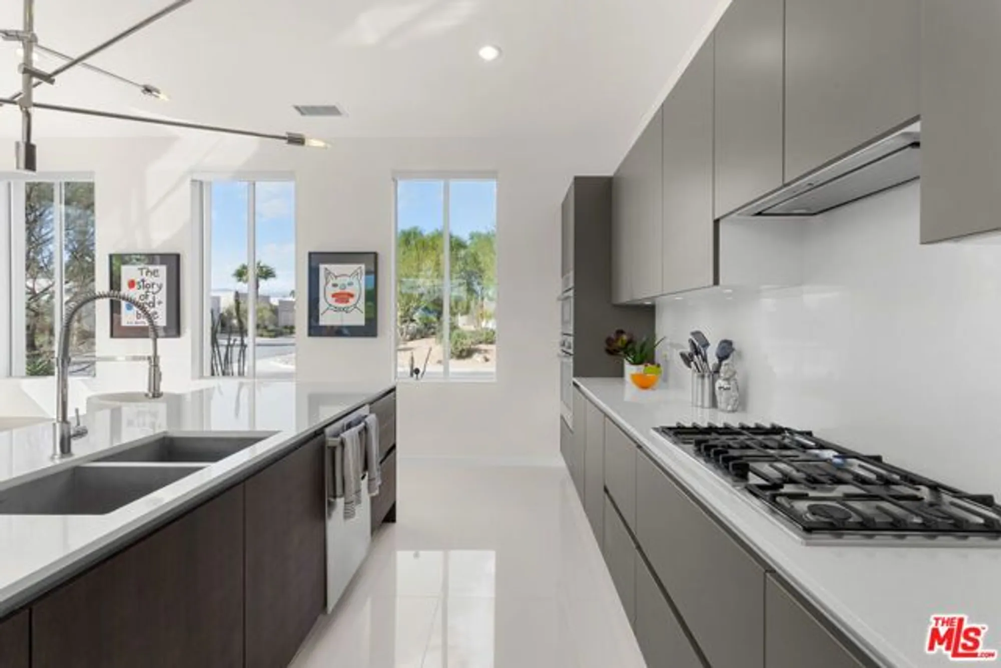 Property Slideshow image 12 of 60 | 4304 vantage ln, Palm Springs, CA, 92262