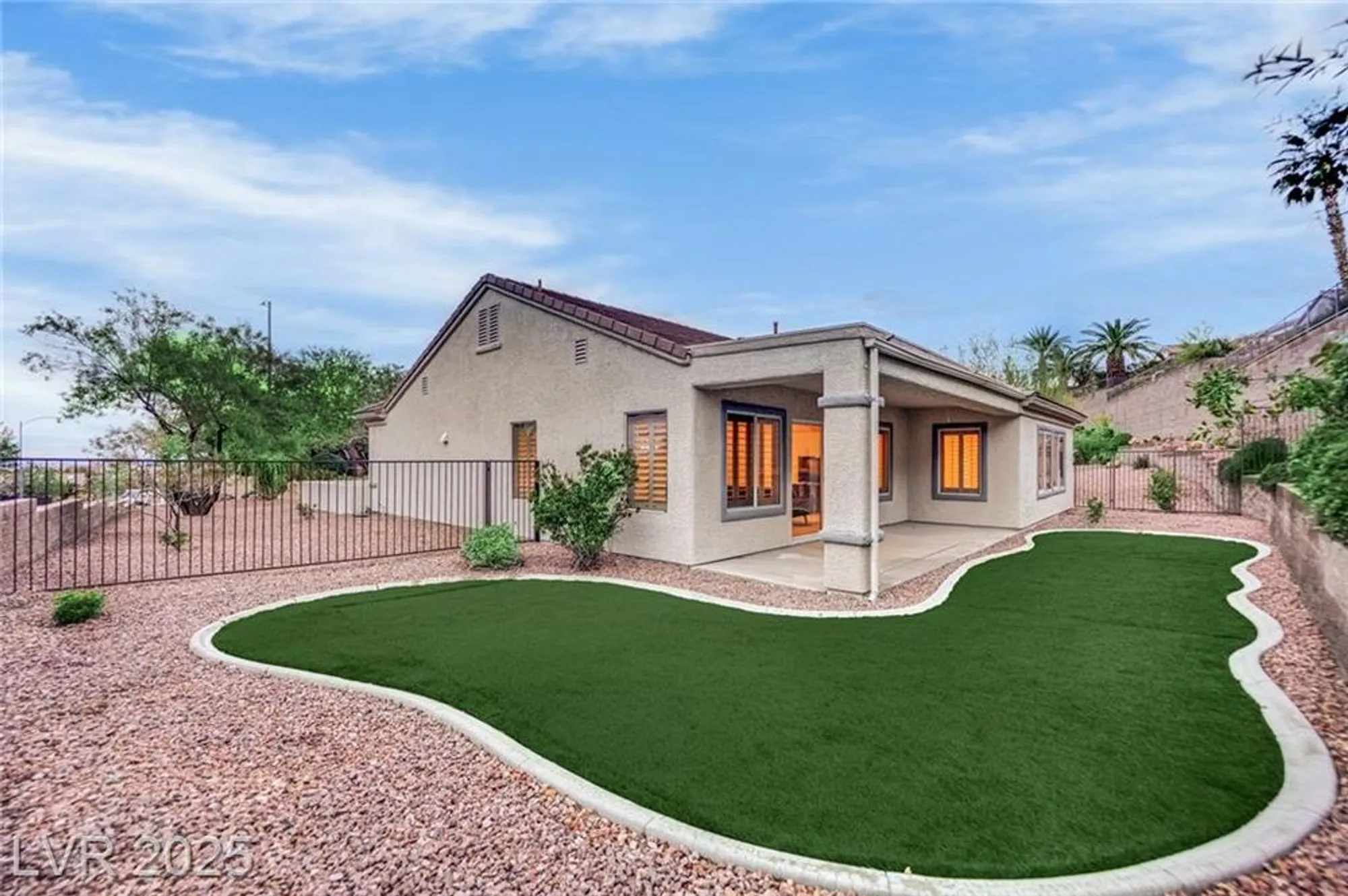 Property Slideshow image 22 of 37 | 1668 wellington springs ave, Henderson, NV, 89052