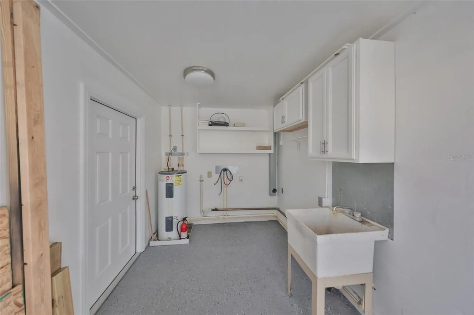 Property Slideshow image 28 of 39 | 611 fox hills dr, Sun City Center, FL, 33573