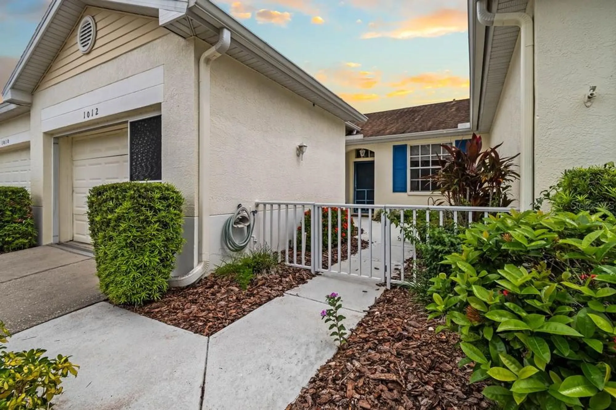 Property Slideshow image 4 of 47 | 1012 radison lake ct 59, Sun City Center, FL, 33573