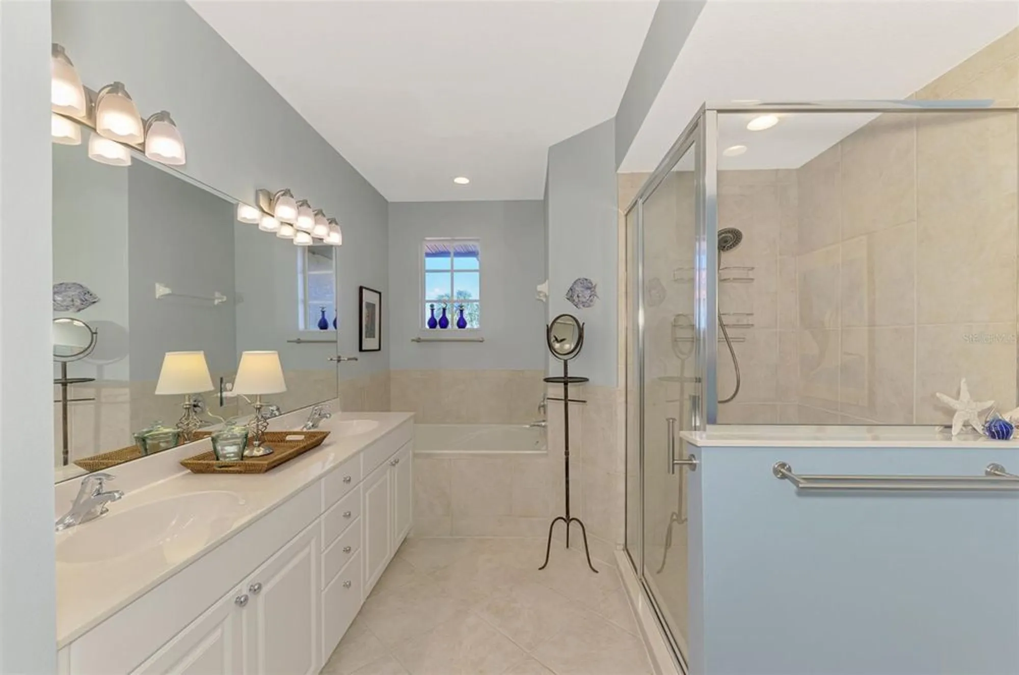 Property Slideshow image 31 of 75 | 4628 club dr h201, Port Charlotte, FL, 33953