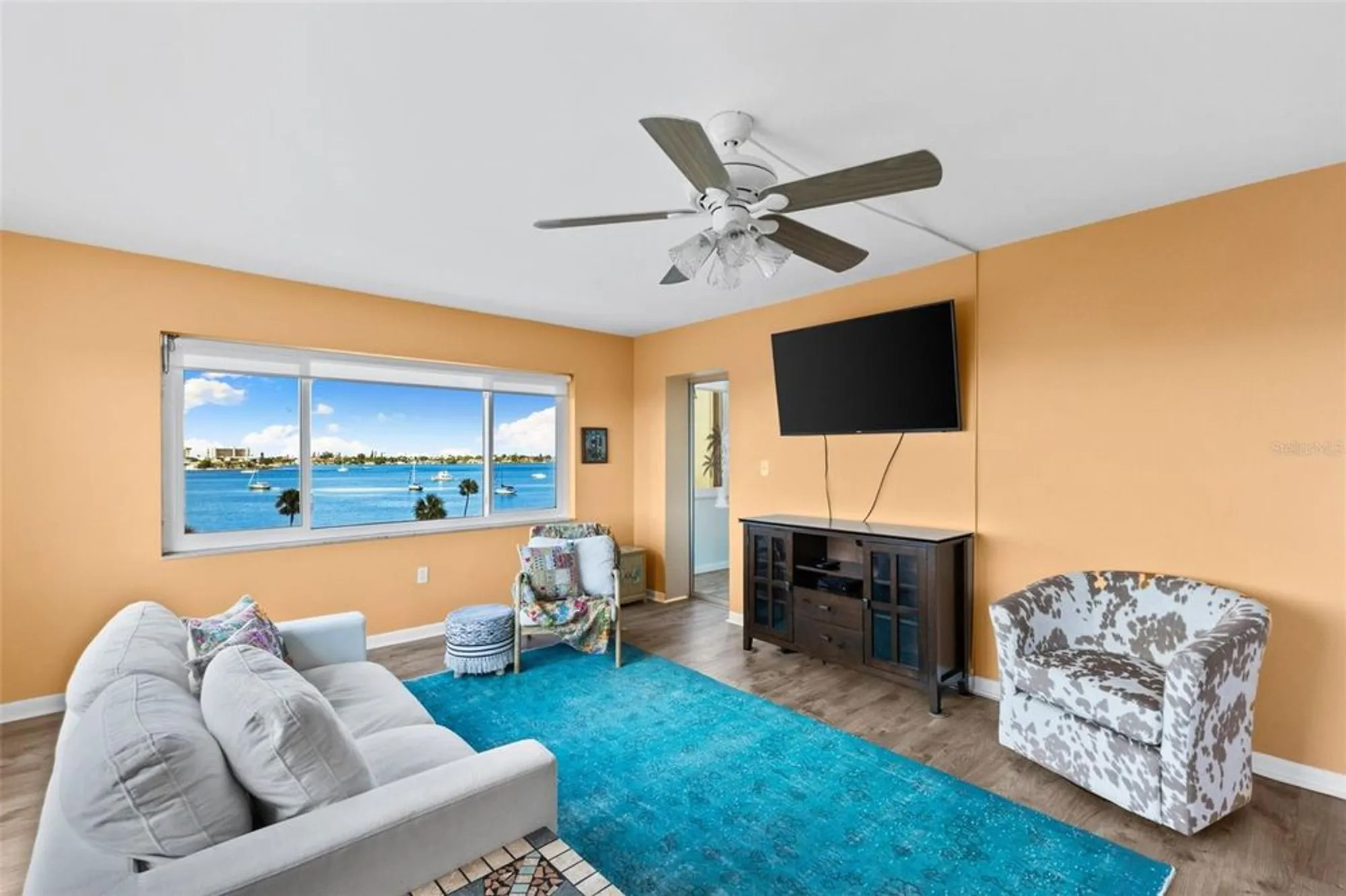 Property Slideshow image 23 of 46 | 4550 cove cir apt 501, Saint Petersburg, FL, 33708