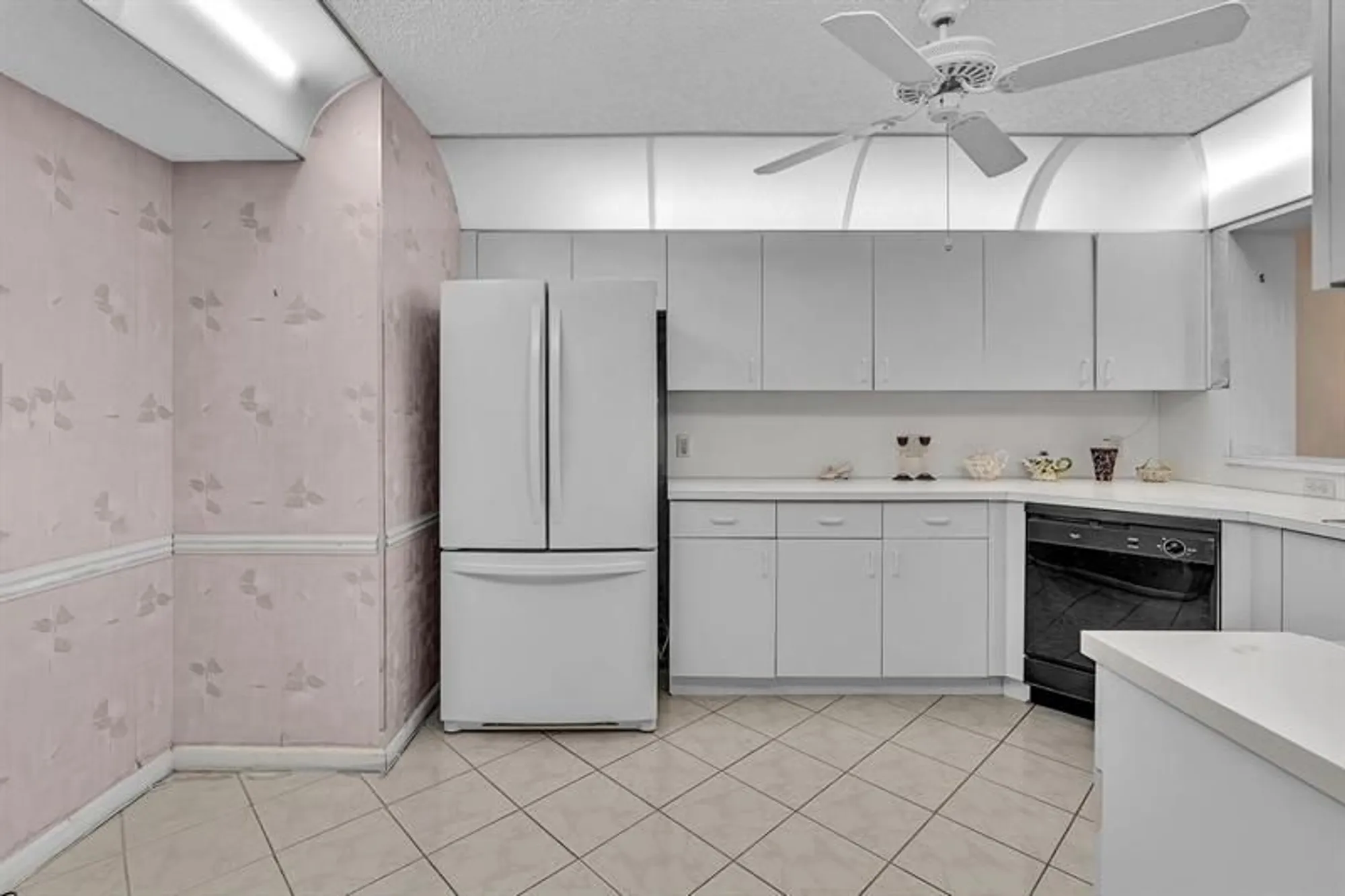 Property Slideshow image 7 of 81 | 7377 granville dr 311, Tamarac, FL, 33321