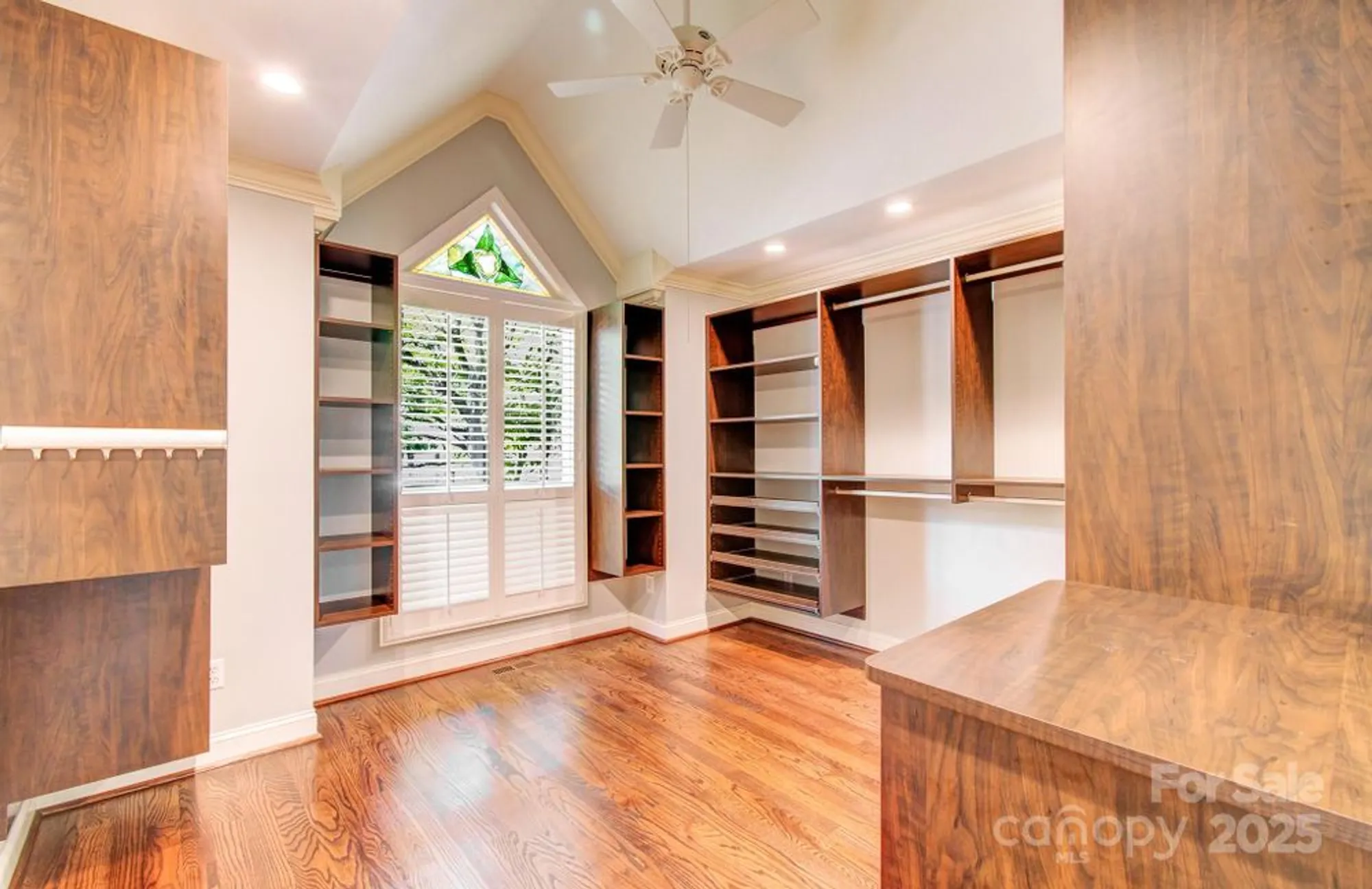 Property Slideshow image 20 of 38 | 305 e high point ln, Hendersonville, NC, 28791