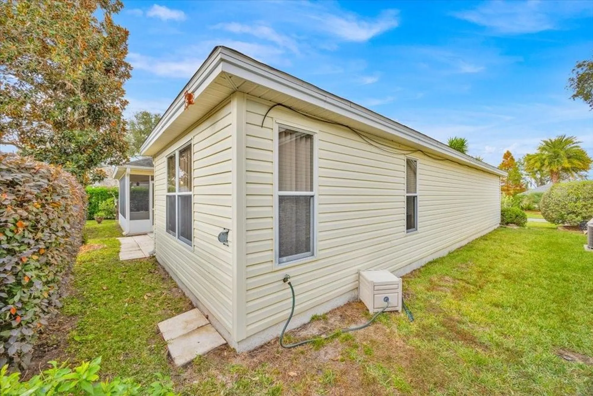 Property Slideshow image 30 of 34 | 528 carrera dr, Lady Lake, FL, 32159