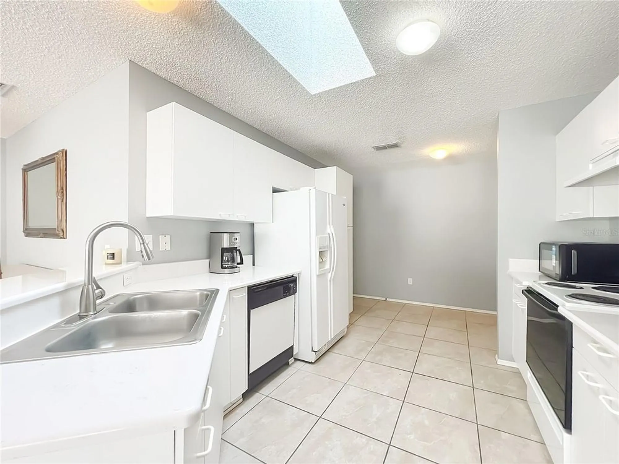 Property Slideshow image 20 of 42 | 2140 estevez dr, The Villages, FL, 32159