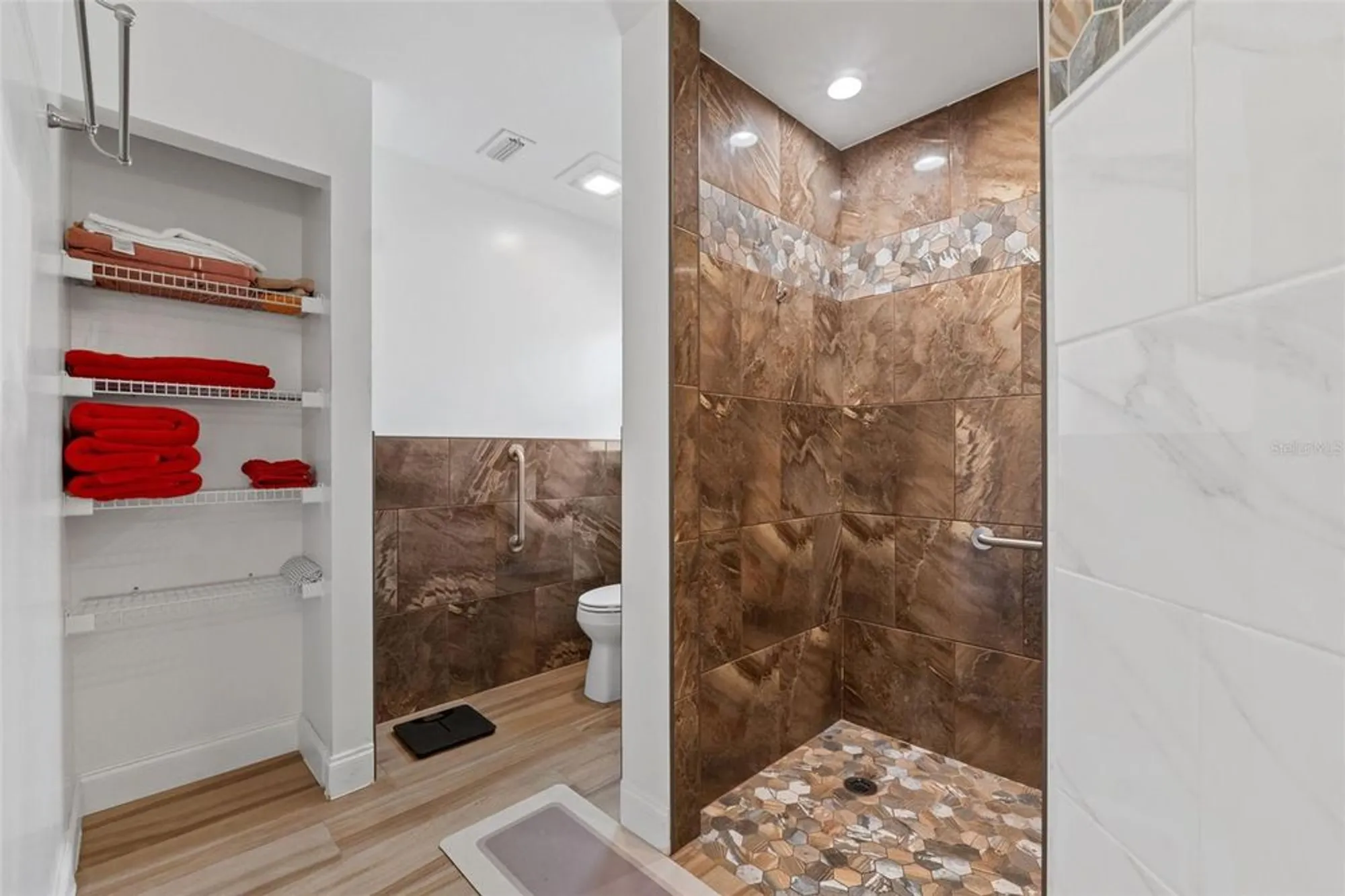 Property Slideshow image 24 of 49 | 1957 prairie dunes cir, Lakeland, FL, 33810