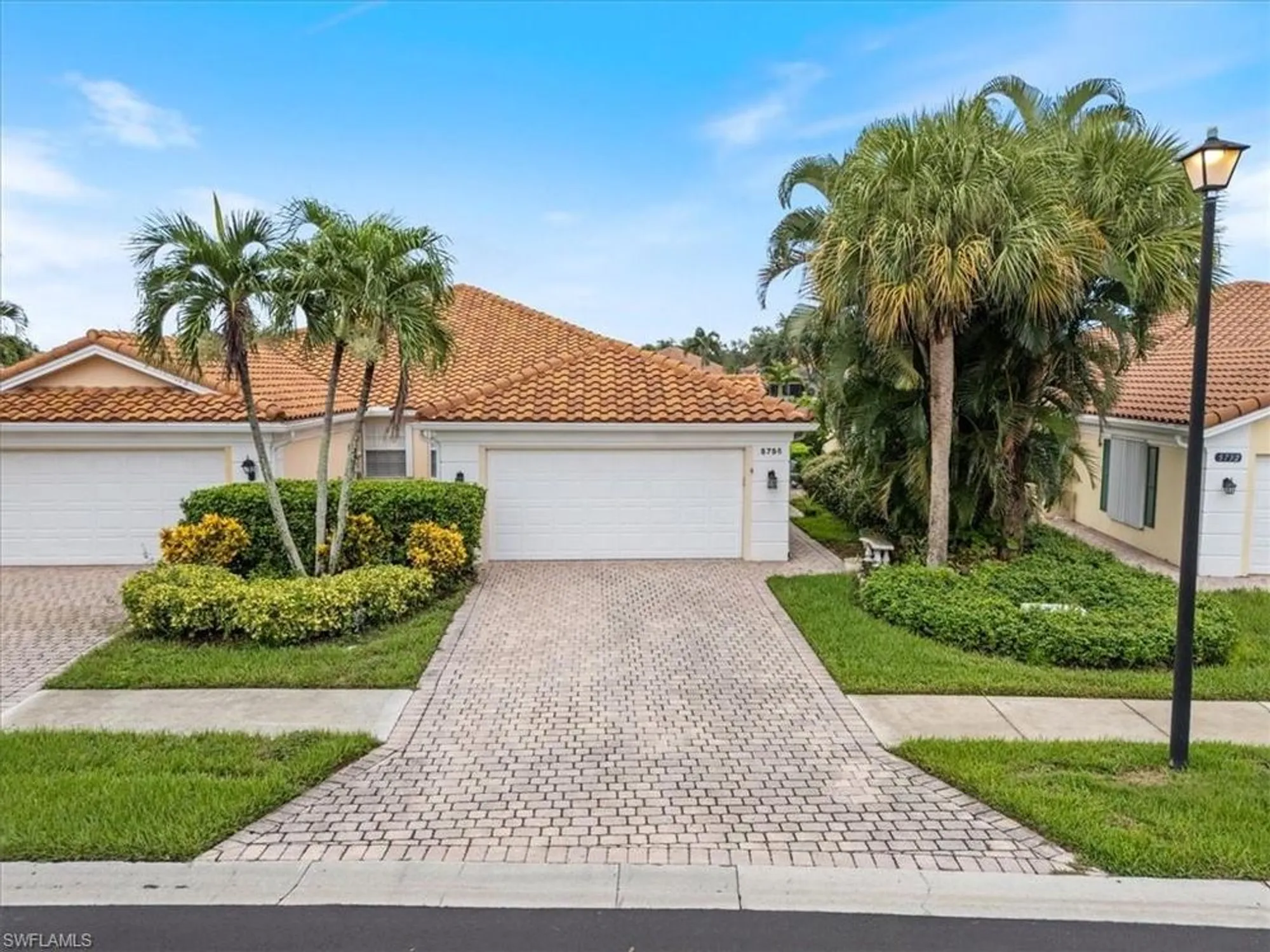 Property Slideshow image 2 of 27 | 5756 drummond way, Naples, FL, 34119