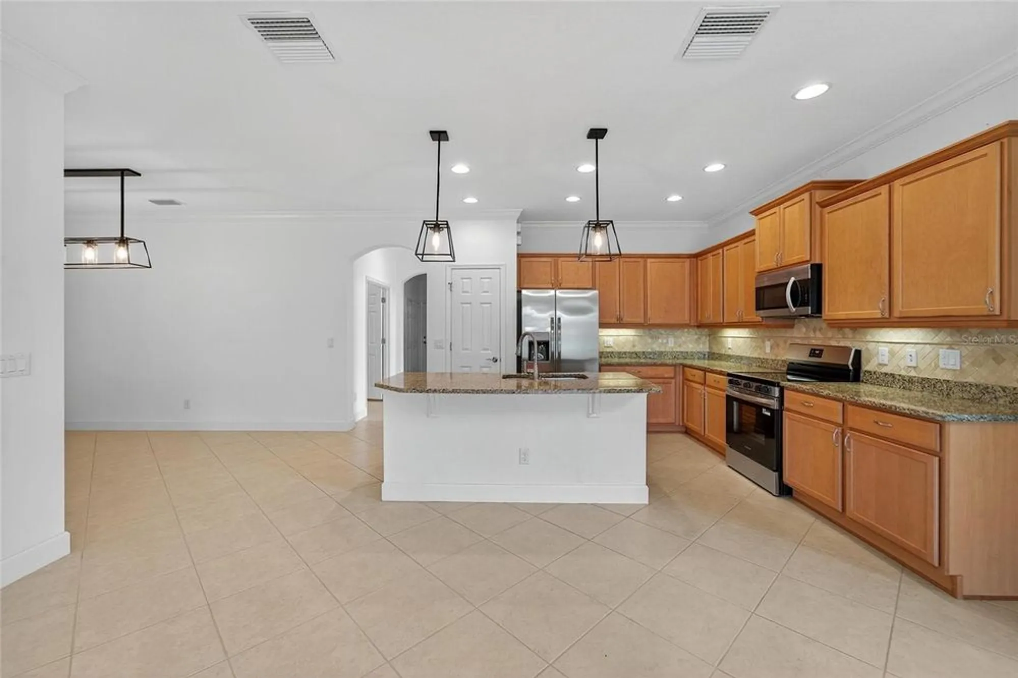 Property Slideshow image 18 of 64 | 2226 nottingham greens dr, Sun City Center, FL, 33573