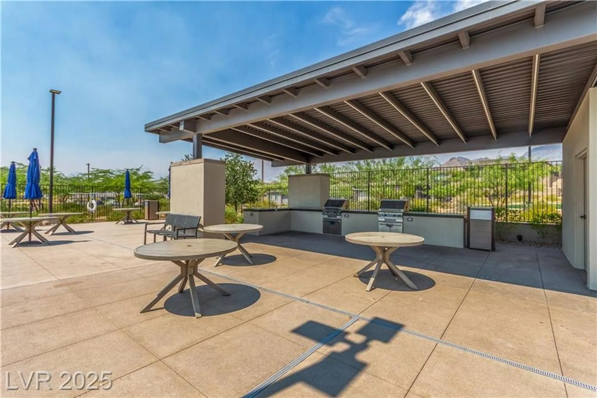 Property Slideshow image 30 of 43 | 905 belleforte ln, Las Vegas, NV, 89138