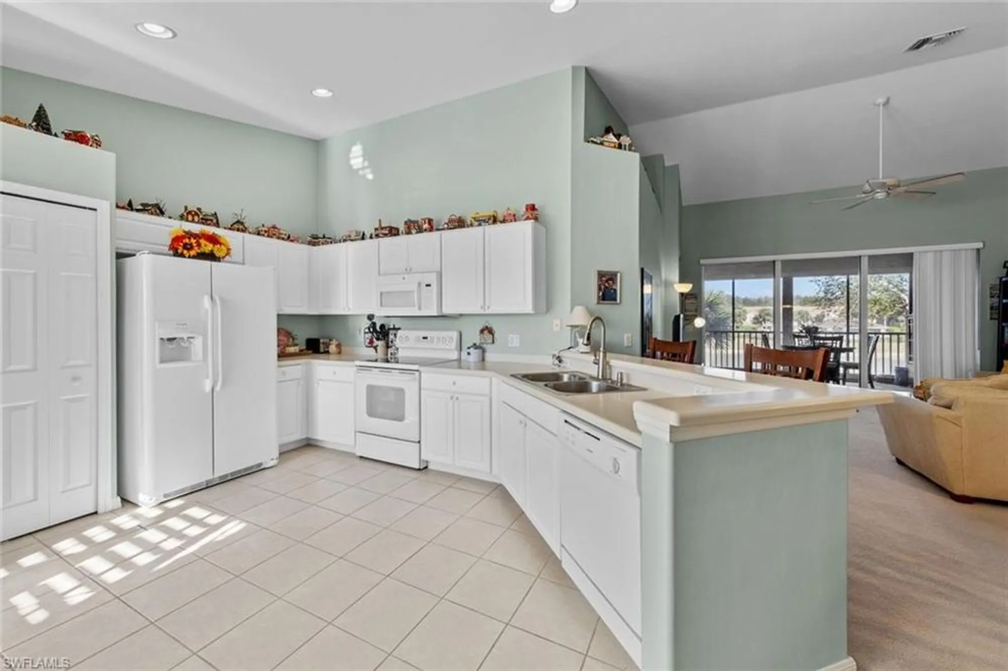 Property Slideshow image 10 of 42 | 10124 colonial country club blvd apt 503, Fort Myers, FL, 33913