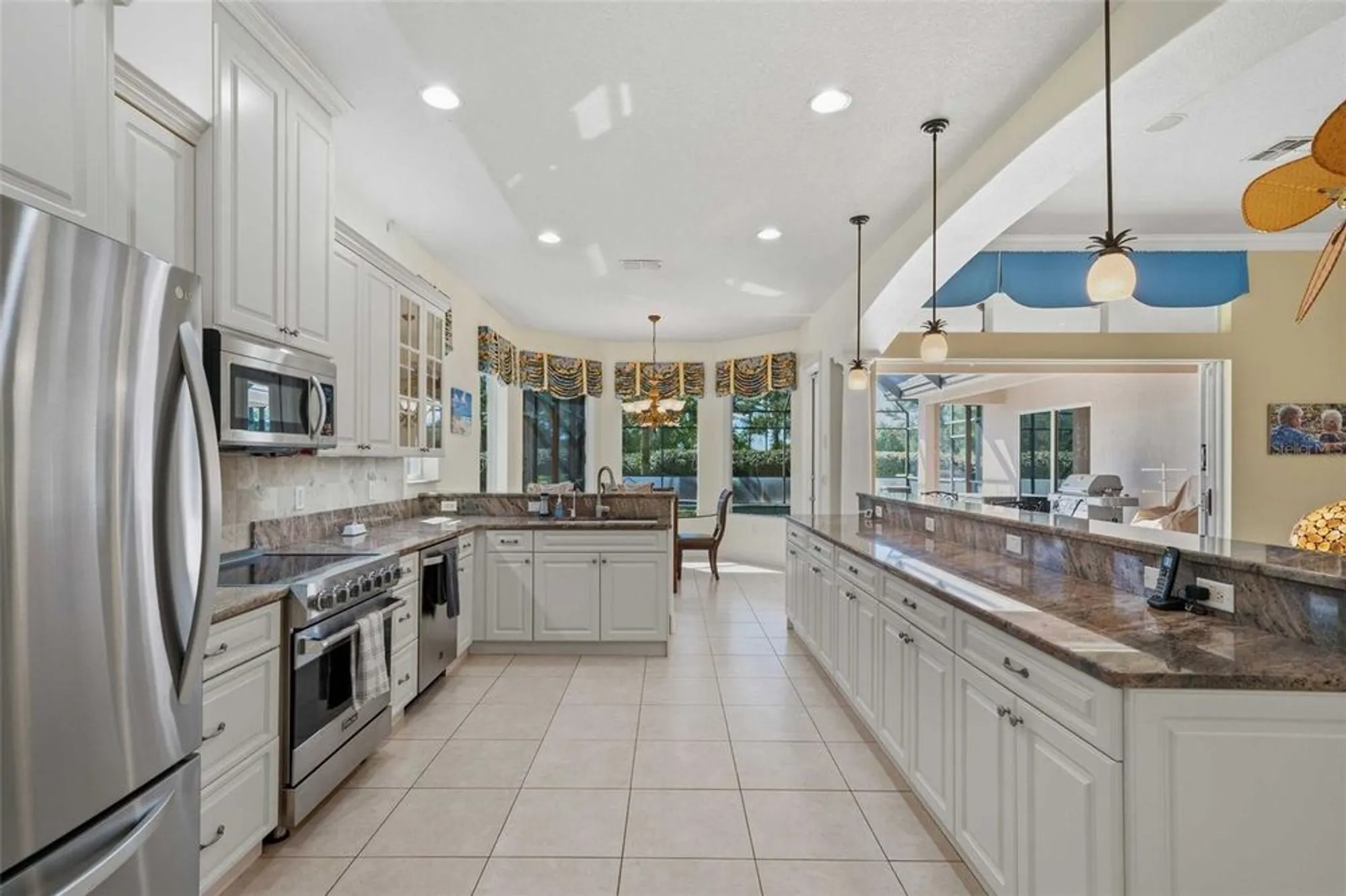 Property Slideshow image 18 of 73 | 8426 charleston dr, Weeki Wachee, FL, 34613