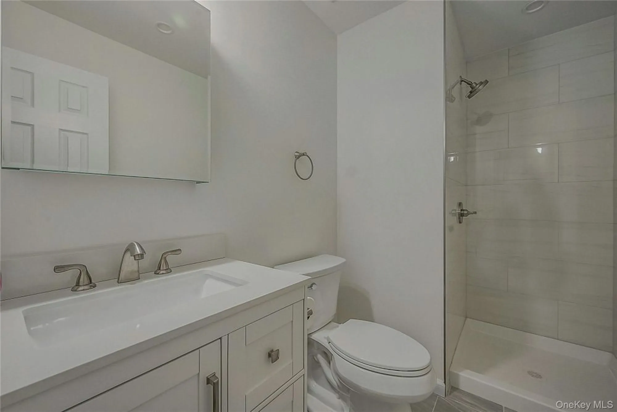 Property Slideshow image 28 of 47 | 98 scenic lake dr, Riverhead, NY, 11901