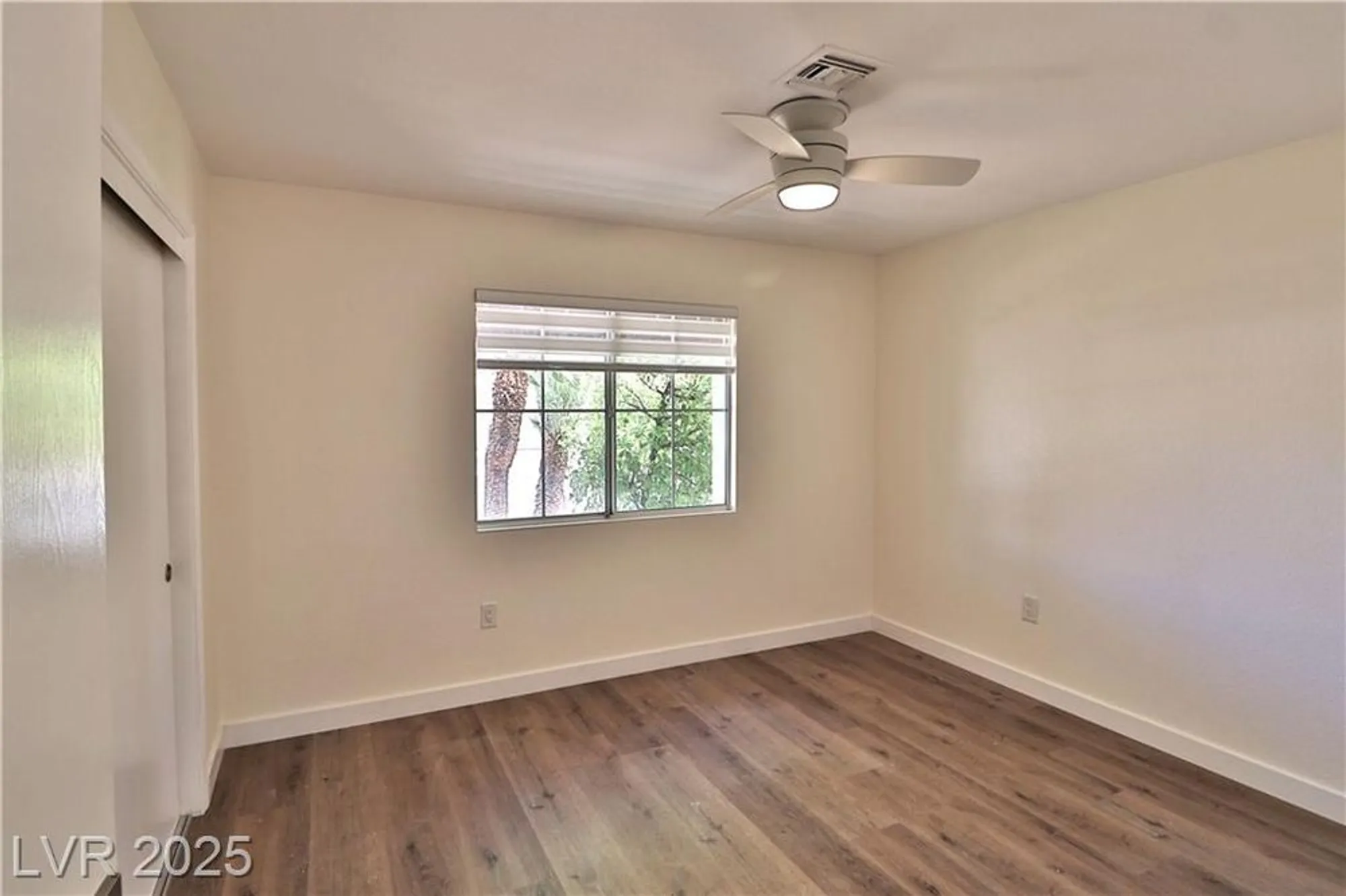 Property Slideshow image 25 of 39 | 9509 sundial dr, Las Vegas, NV, 89134