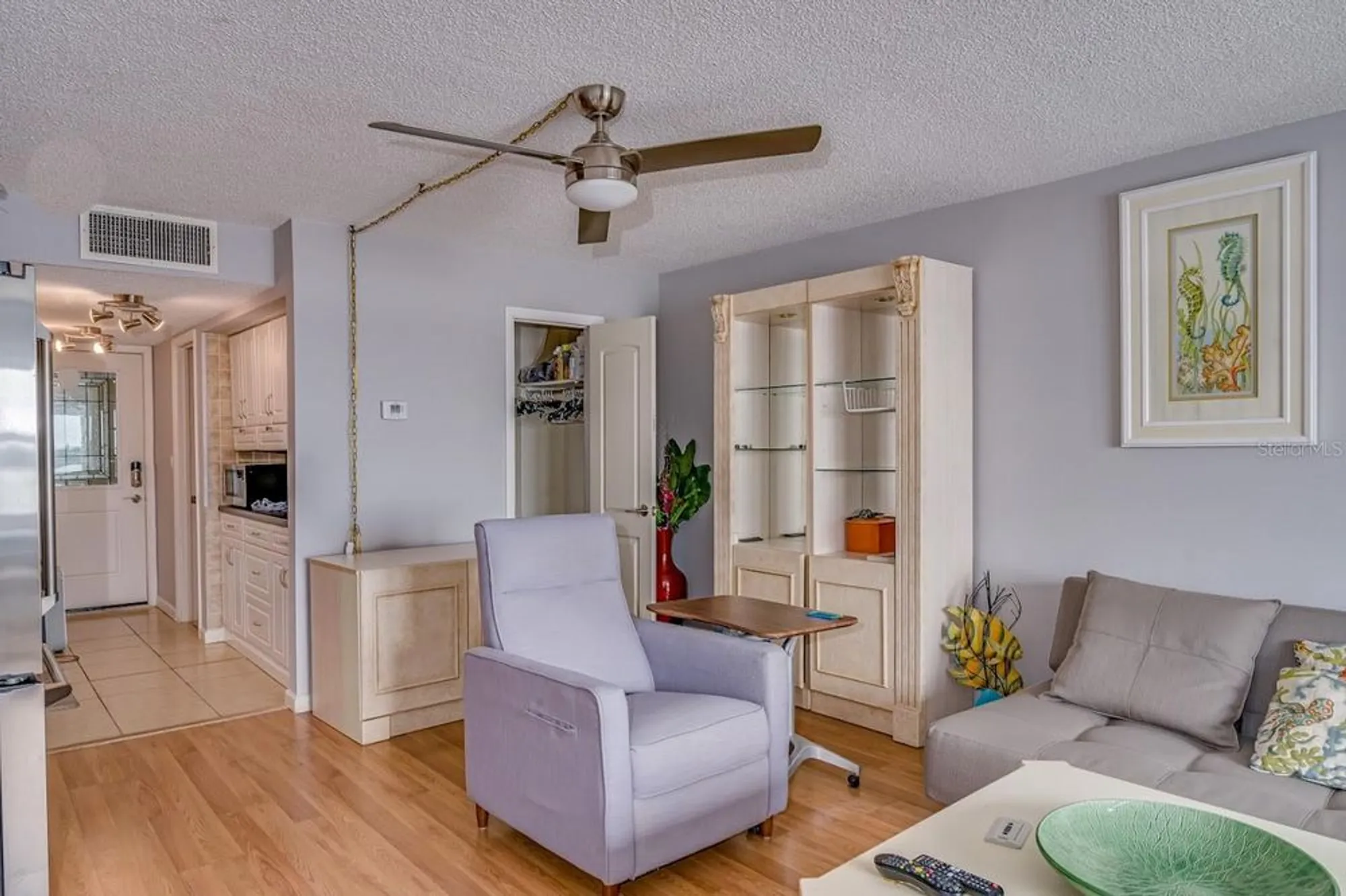 Property Slideshow image 8 of 23 | 4750 cove cir apt 706, Saint Petersburg, FL, 33708