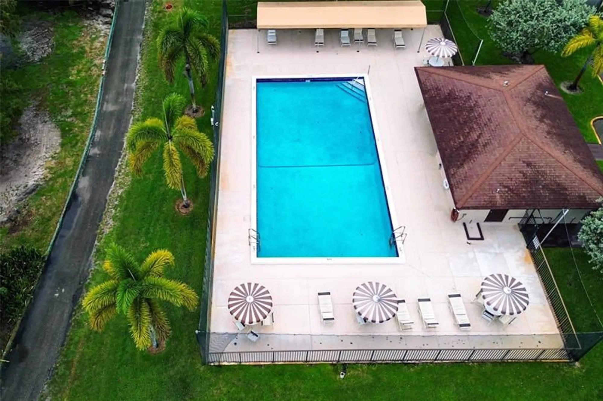 Property Slideshow image 29 of 32 | 8150 w mcnab rd 312, Tamarac, FL, 33321