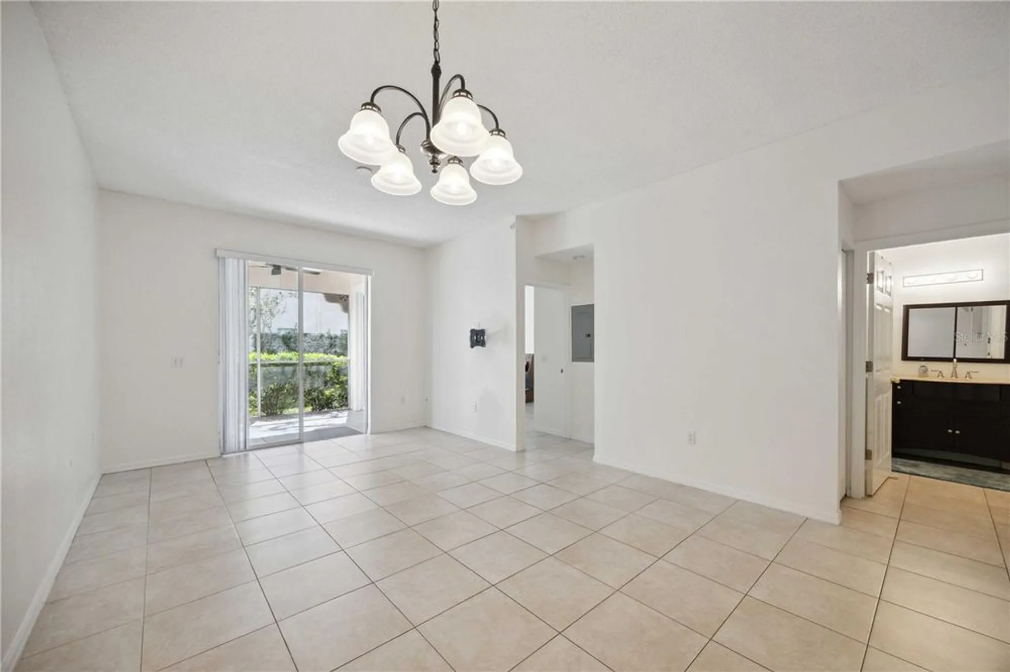 Property Slideshow image 8 of 25 | 4260 central sarasota pkwy apt 213, Sarasota, FL, 34238