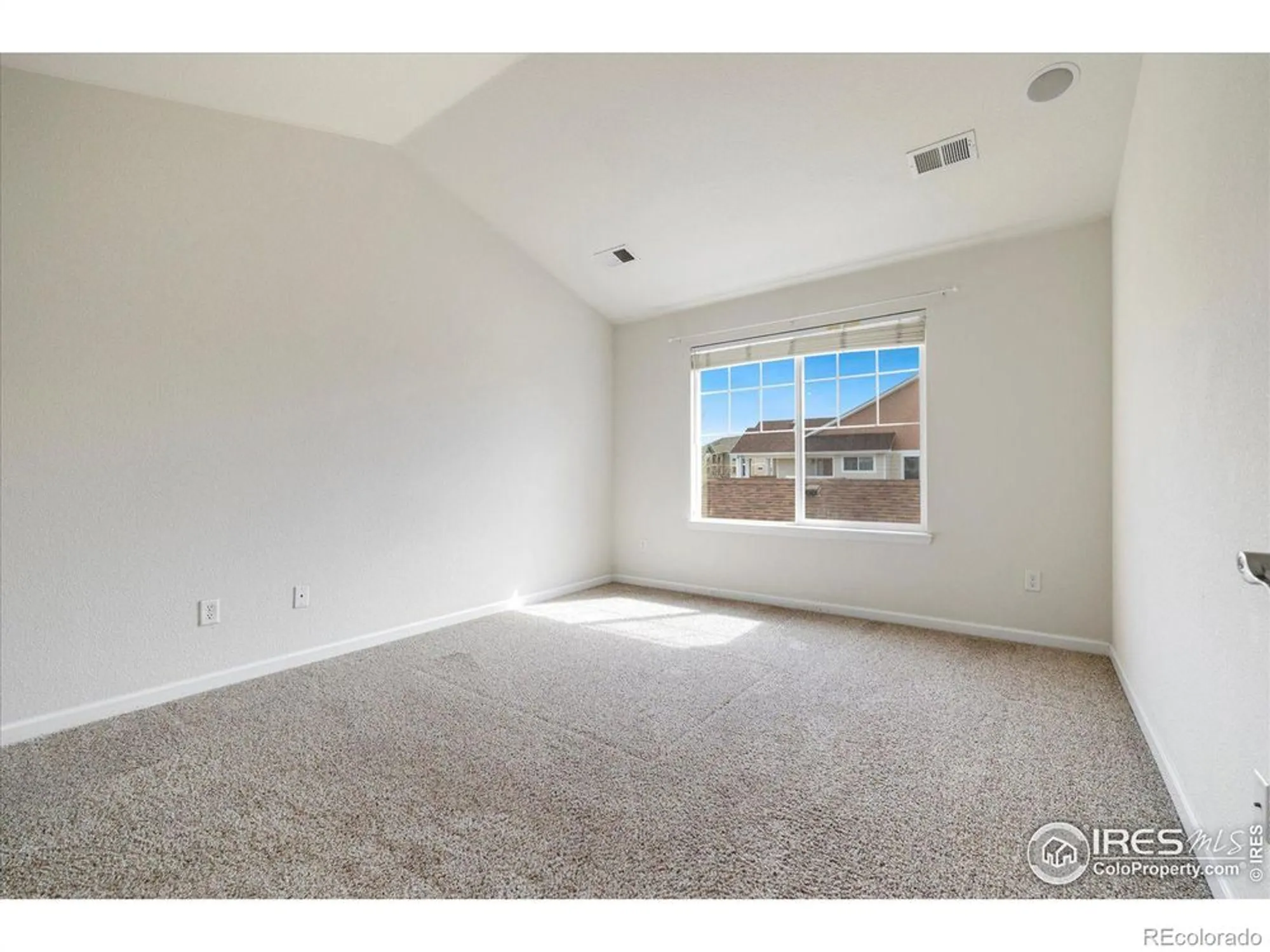 Property Slideshow image 20 of 33 | 4615 hahns peak dr unit 202, Loveland, CO, 80538
