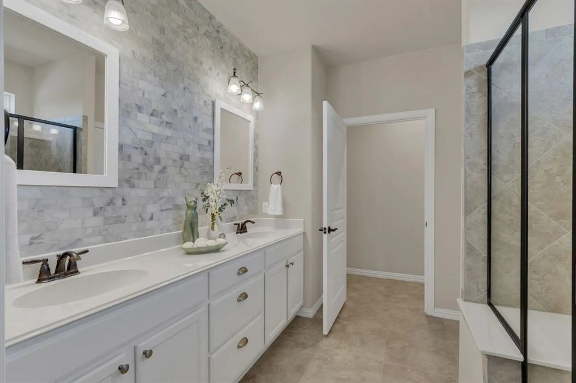 Property Slideshow image 19 of 39 | 305 balboa ct, Frisco, TX, 75036