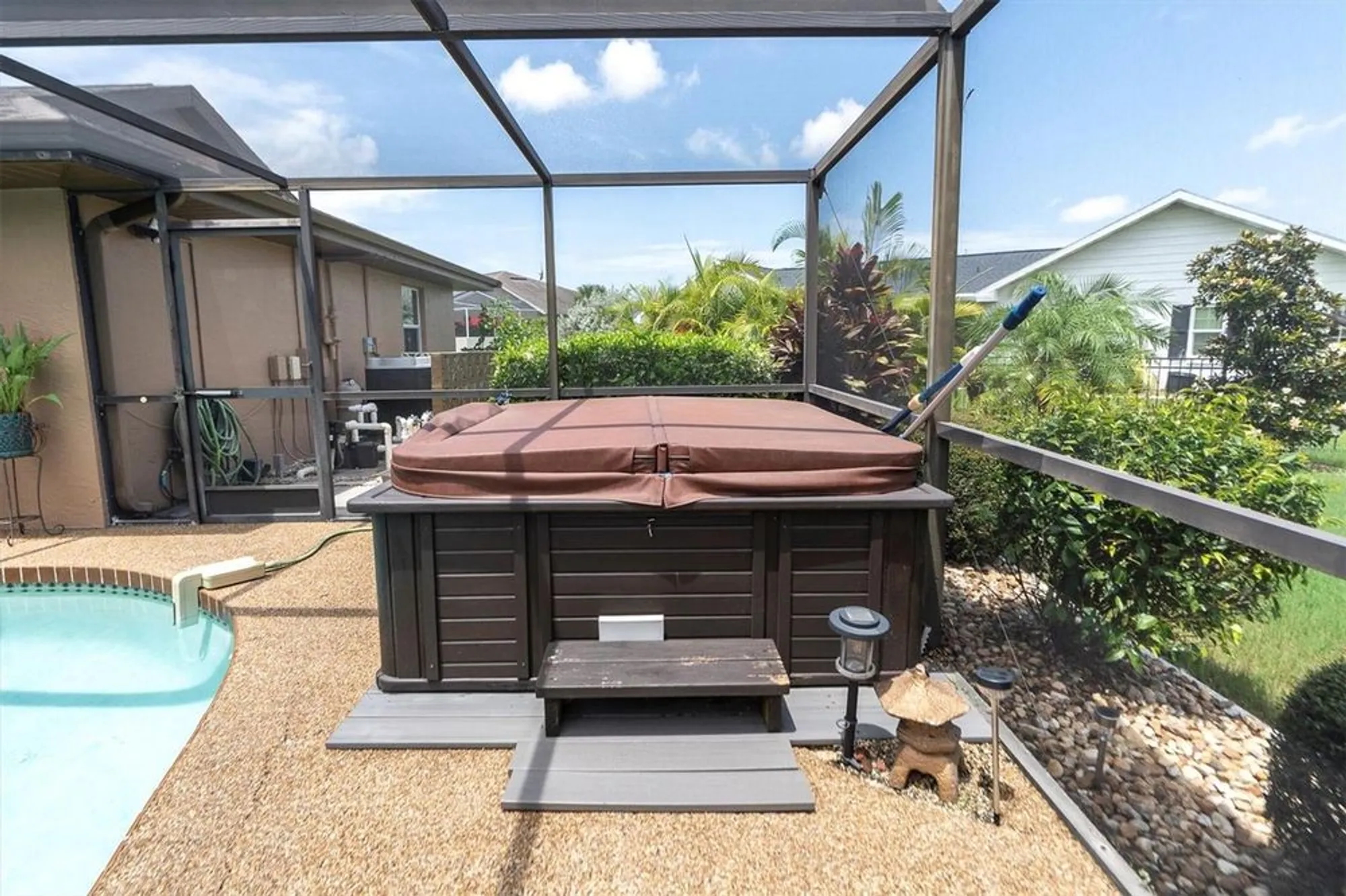 Property Slideshow image 28 of 54 | 301 thorn hill pl, Sun City Center, FL, 33573