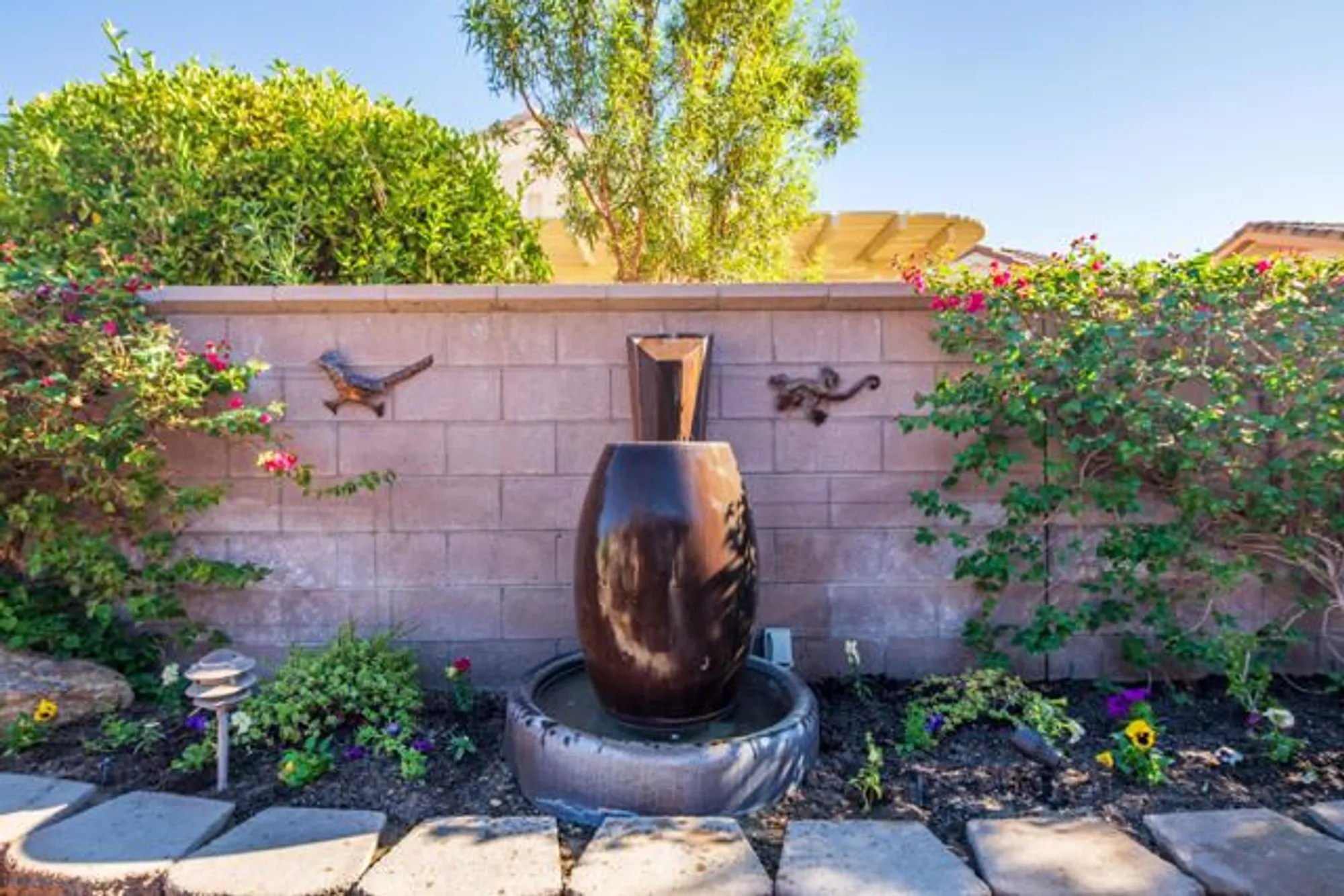 Property Slideshow image 29 of 48 | 38608 bent palm dr, Palm Desert, CA, 92211