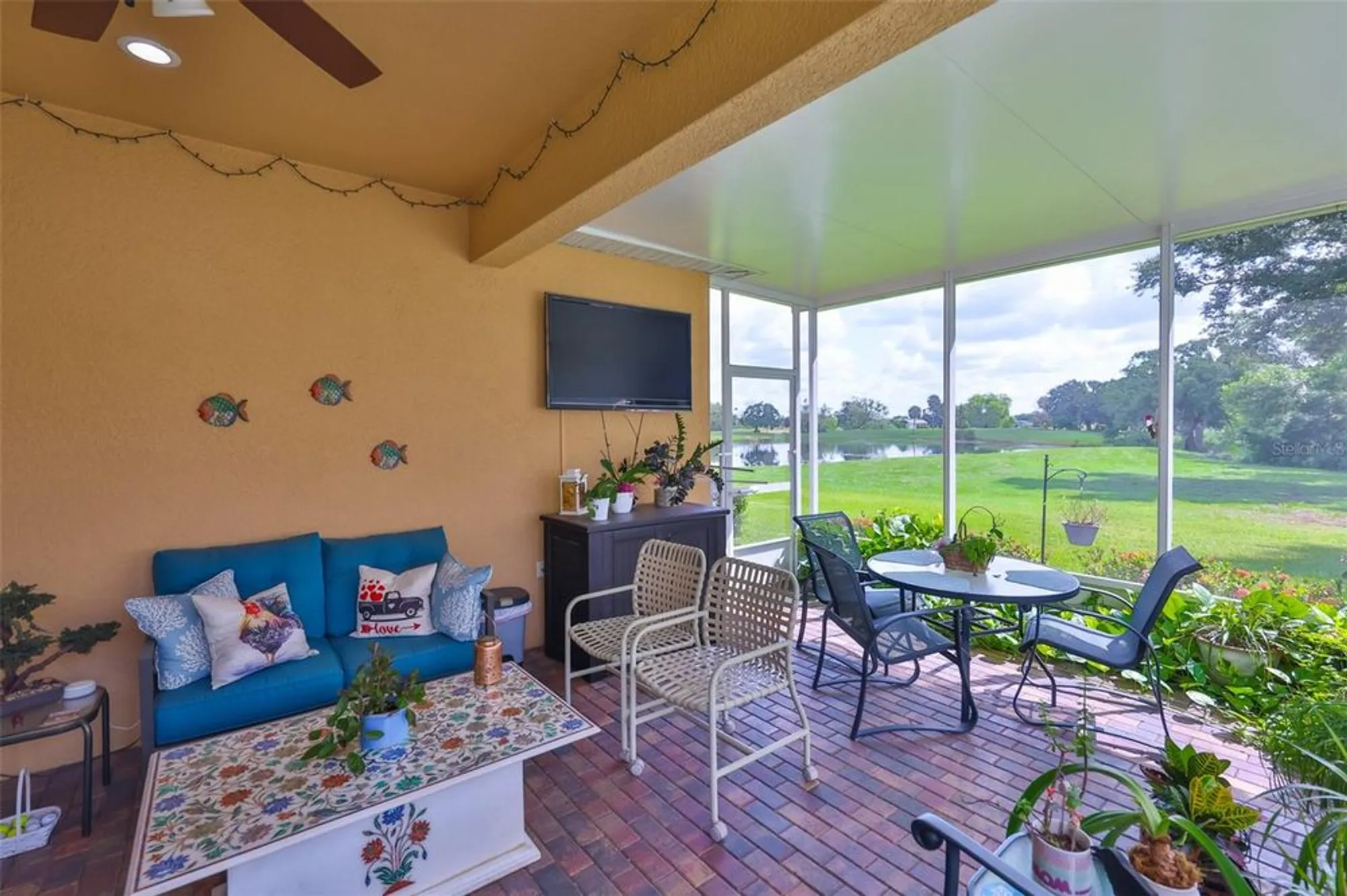 Property Slideshow image 33 of 45 | 658 chipper dr, Sun City Center, FL, 33573