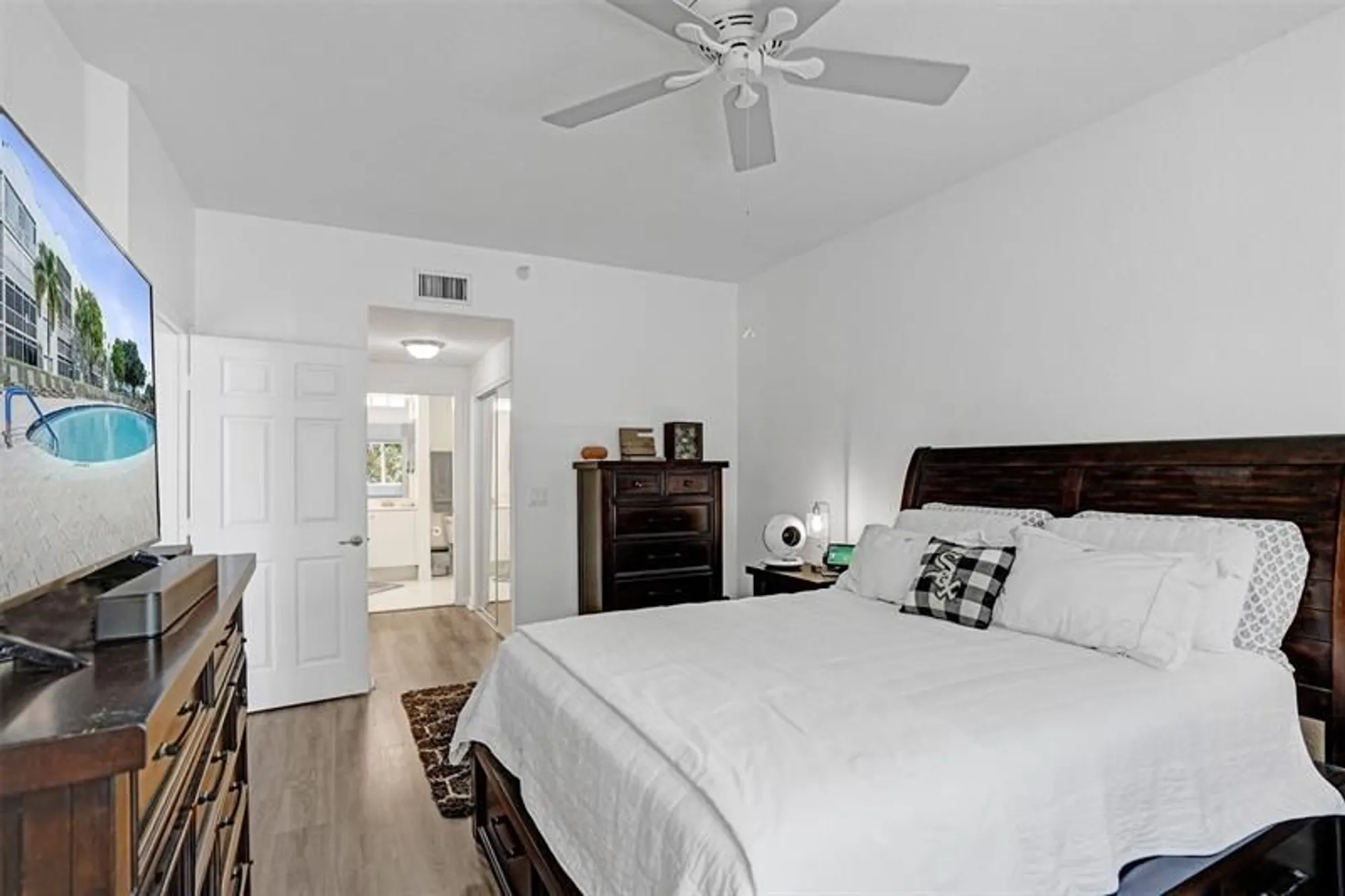 Property Slideshow image 20 of 43 | 7623 southampton ter apt 302, Tamarac, FL, 33321