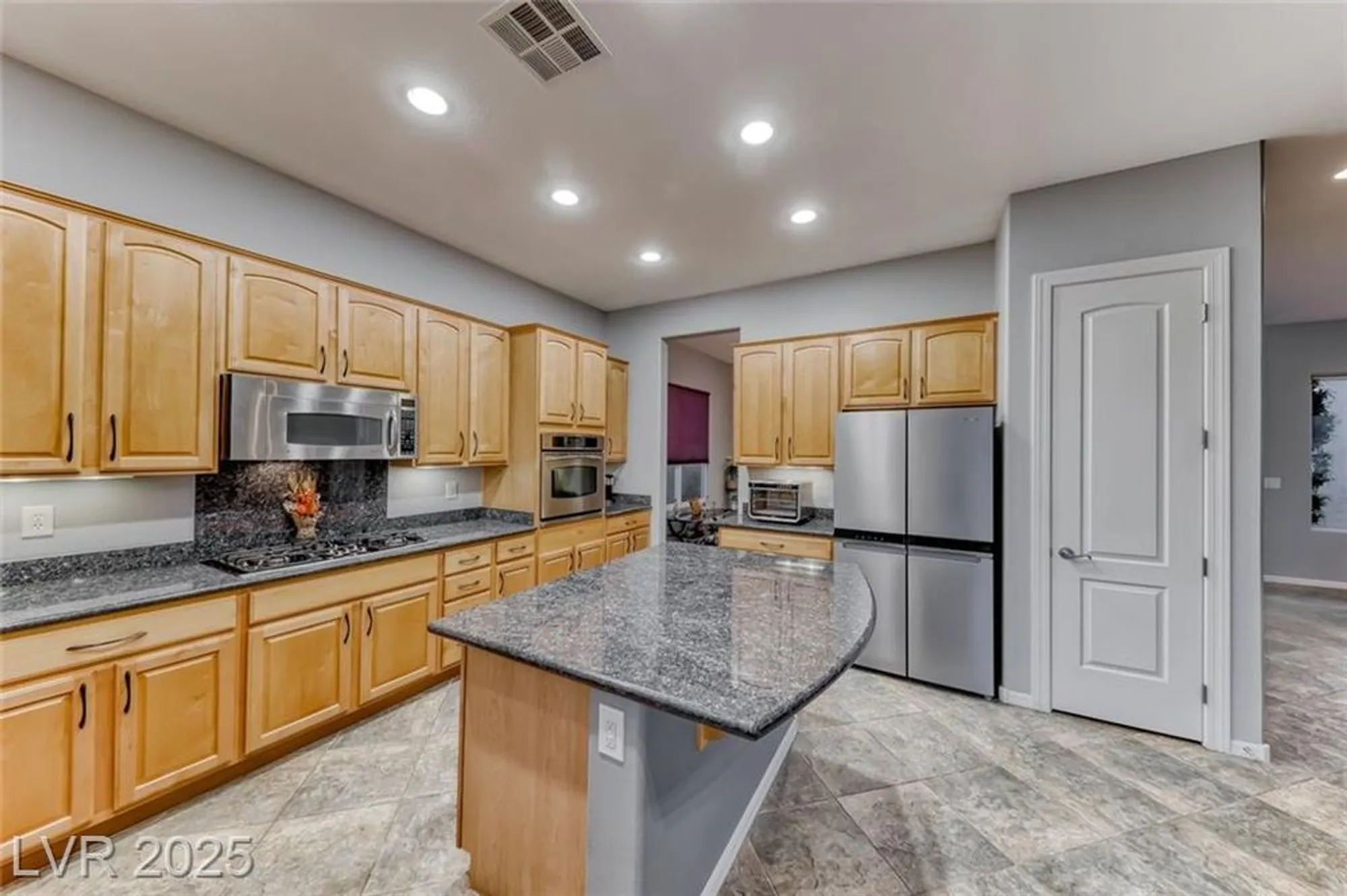 Property Slideshow image 27 of 67 | 2142 sandstone cliffs dr, Henderson, NV, 89044