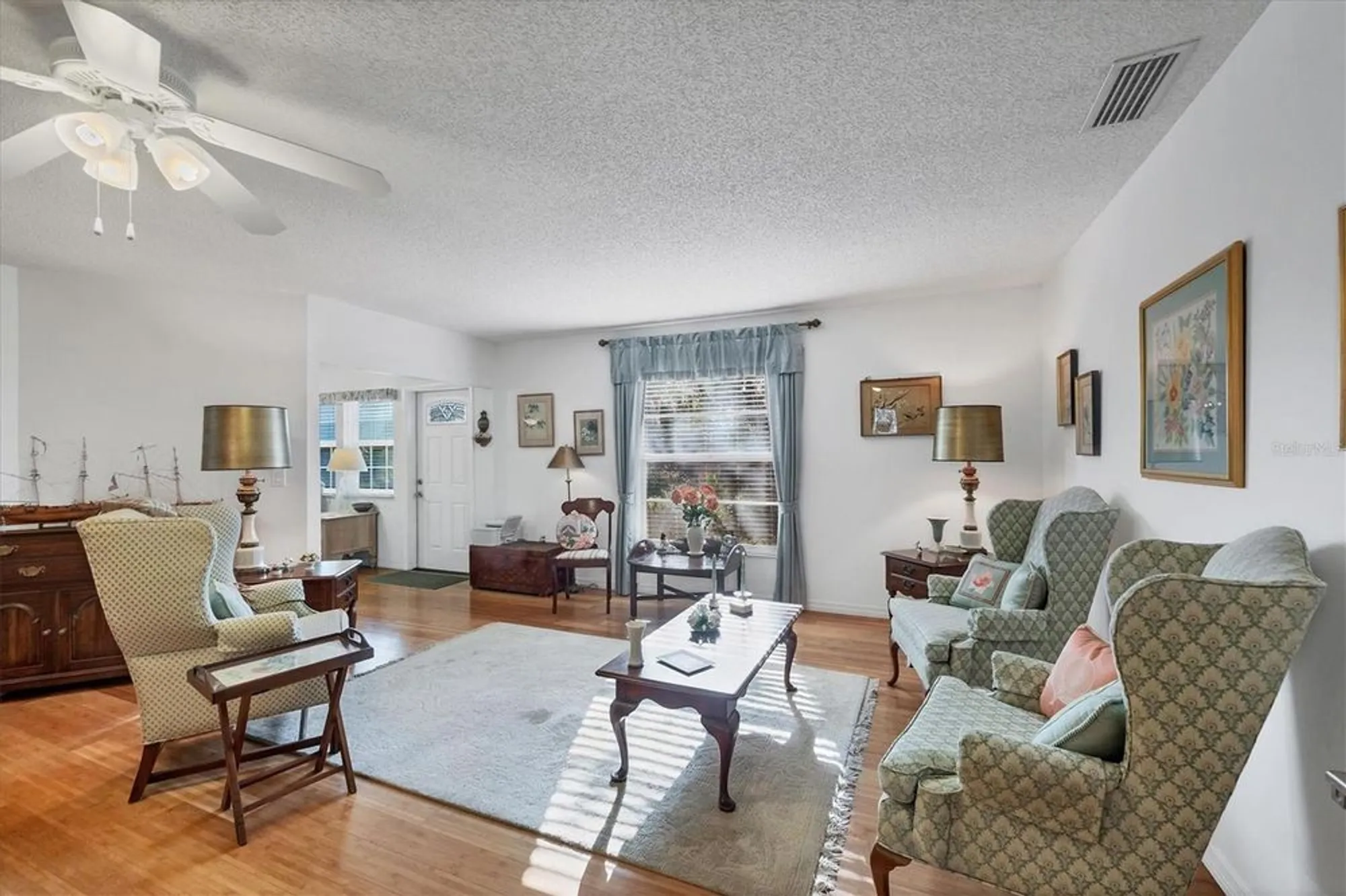 Property Slideshow image 4 of 29 | 4058 oakhurst dr 3174, Sarasota, FL, 34233