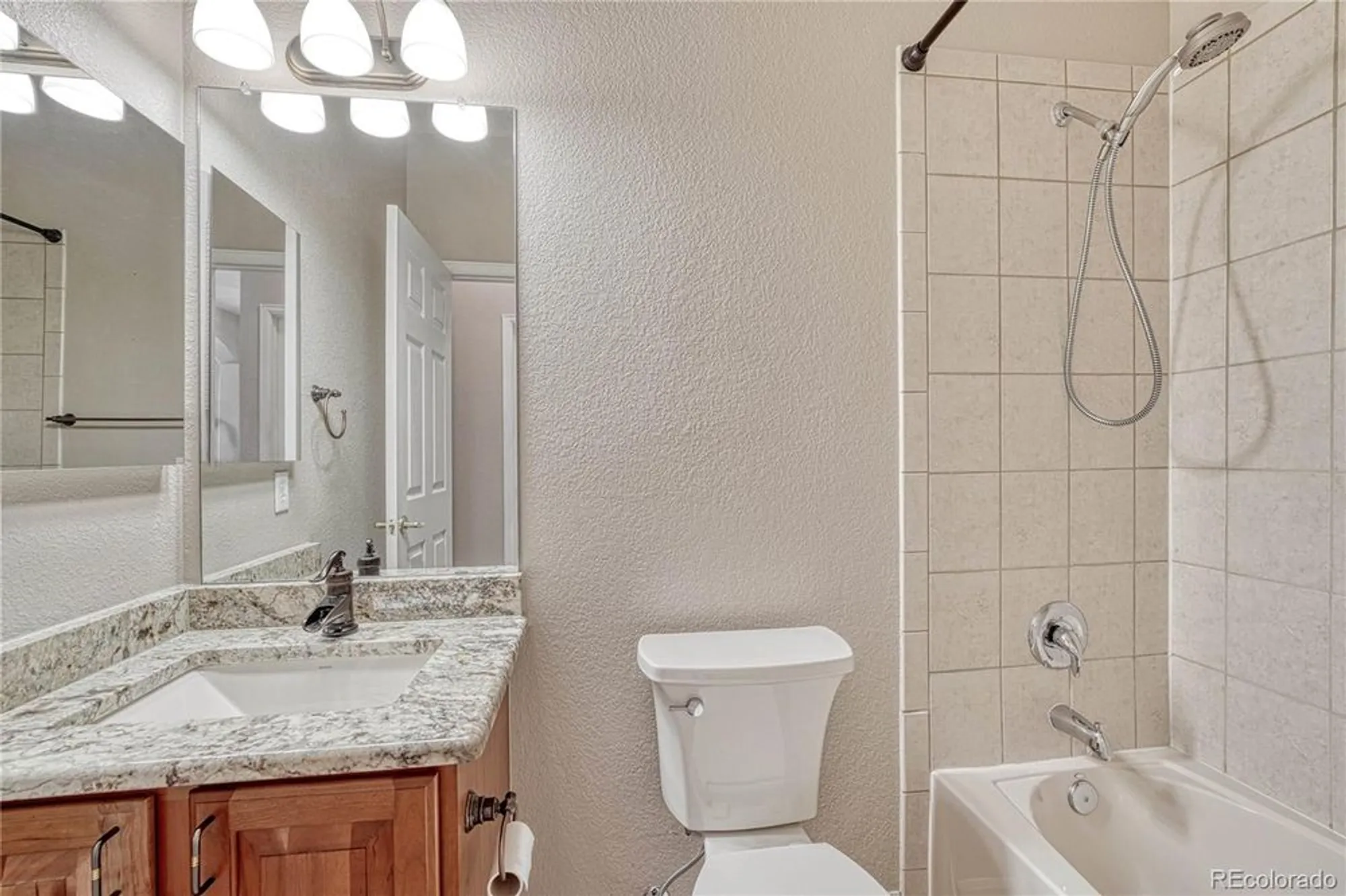 Property Slideshow image 25 of 46 | 8107 s catawba ct, Aurora, CO, 80016