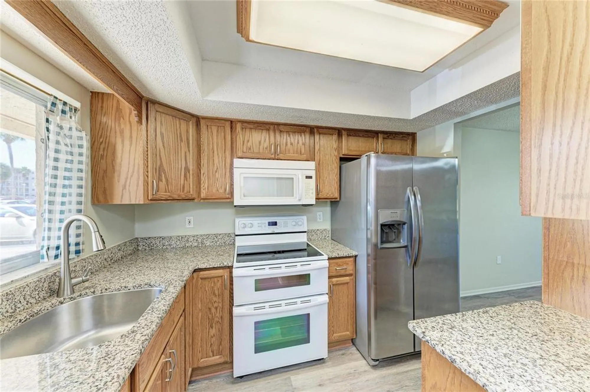 Property Slideshow image 9 of 37 | 3531 lake bayshore dr # j106, Bradenton, FL, 34205