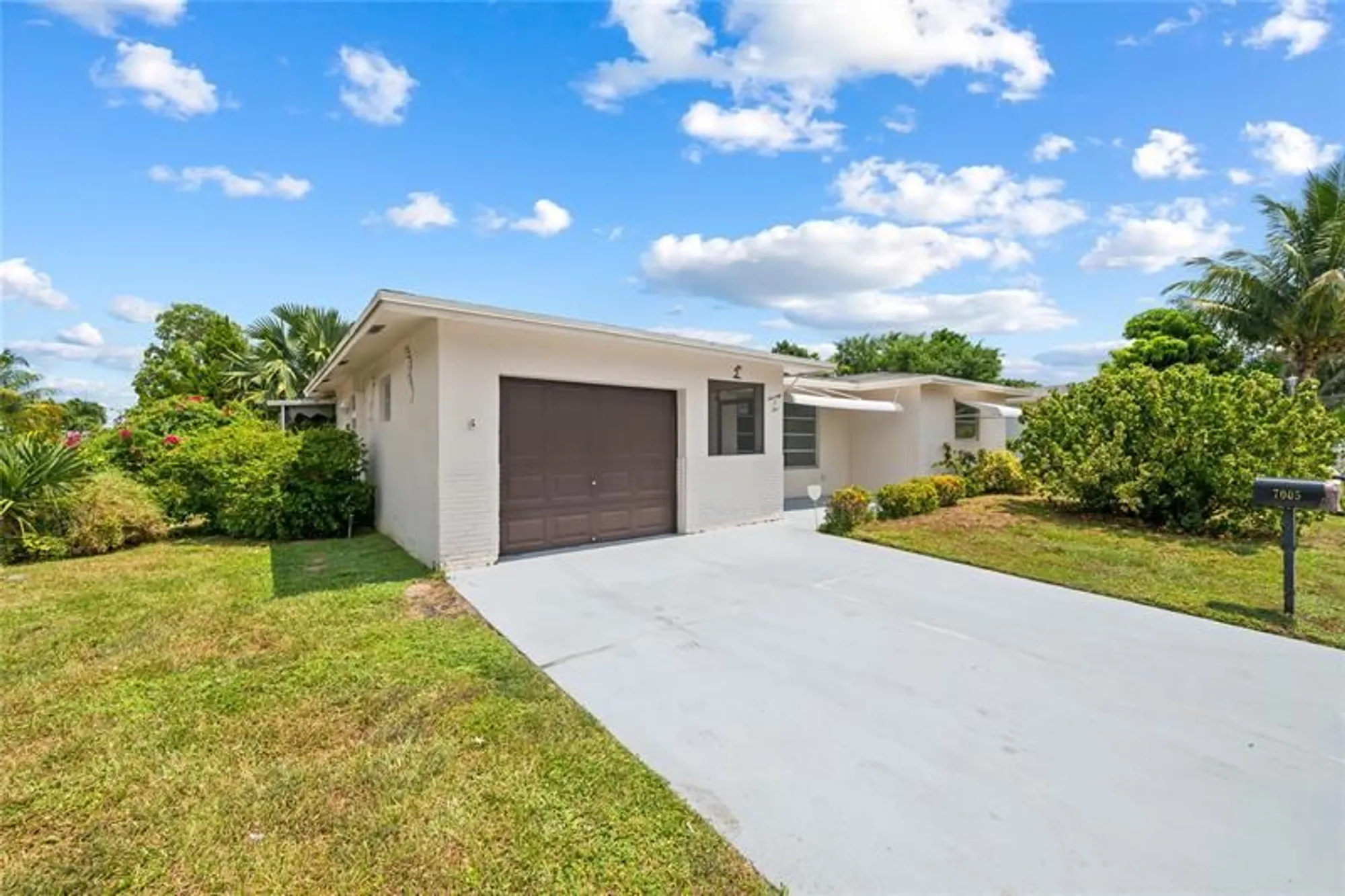 Property Slideshow image 2 of 28 | 7005 nw 11th st, Margate, FL, 33063