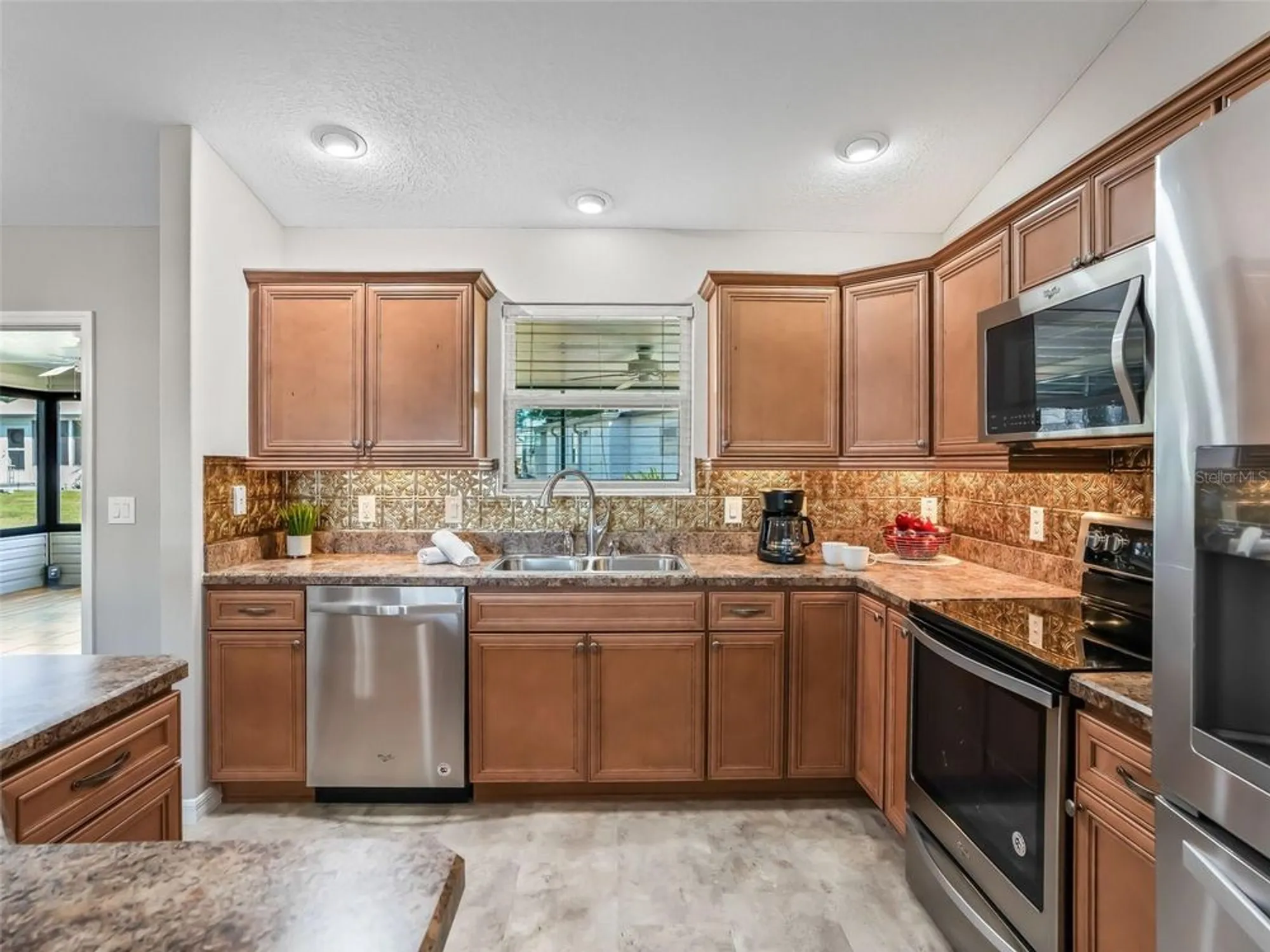 Property Slideshow image 6 of 37 | 828 silver oak ave, Lady Lake, FL, 32159