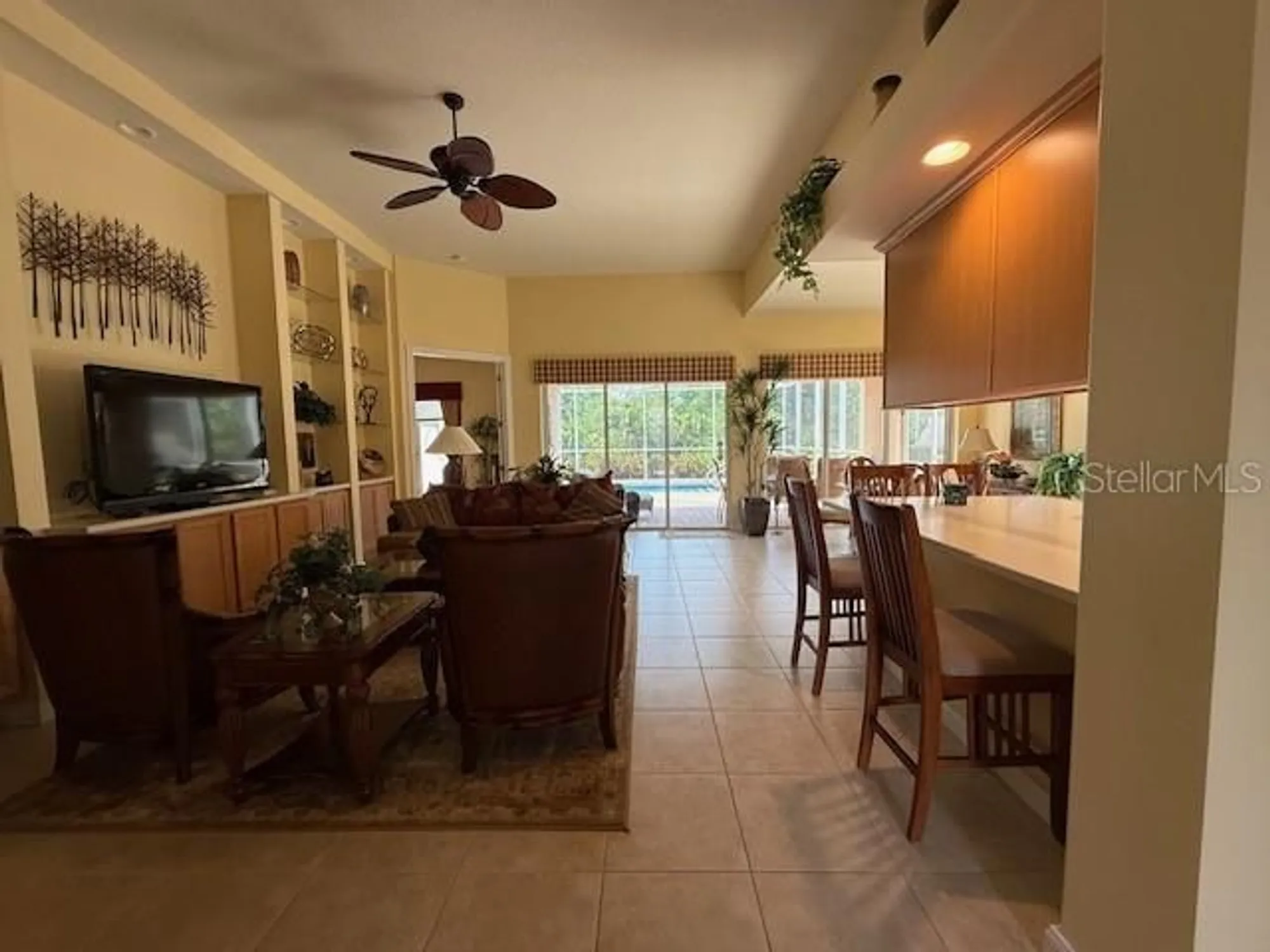 Property Slideshow image 4 of 56 | 5962 roseto pl, Sarasota, FL, 34238