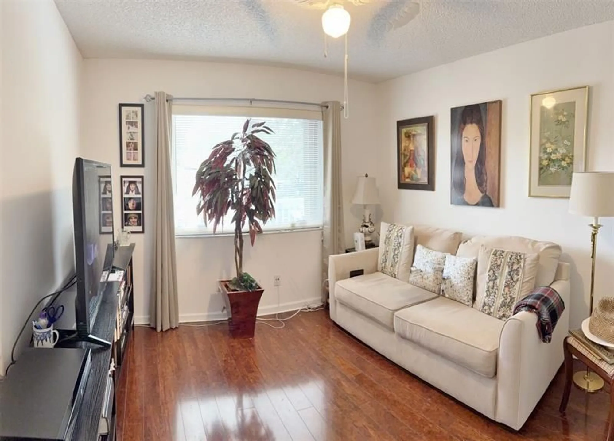 Property Slideshow image 5 of 6 | 7350 n devon dr 204, Tamarac, FL, 33321