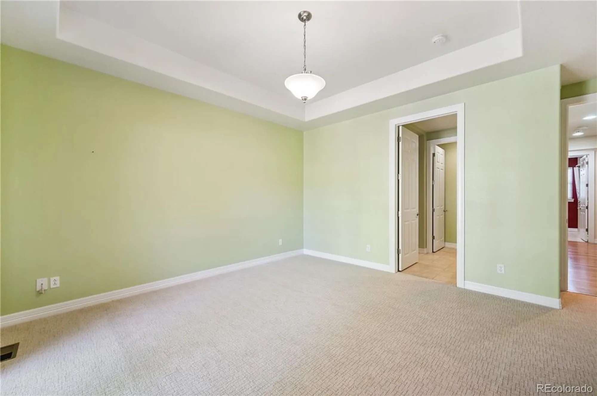 Property Slideshow image 25 of 50 | 8588 w quarles pl, Littleton, CO, 80128