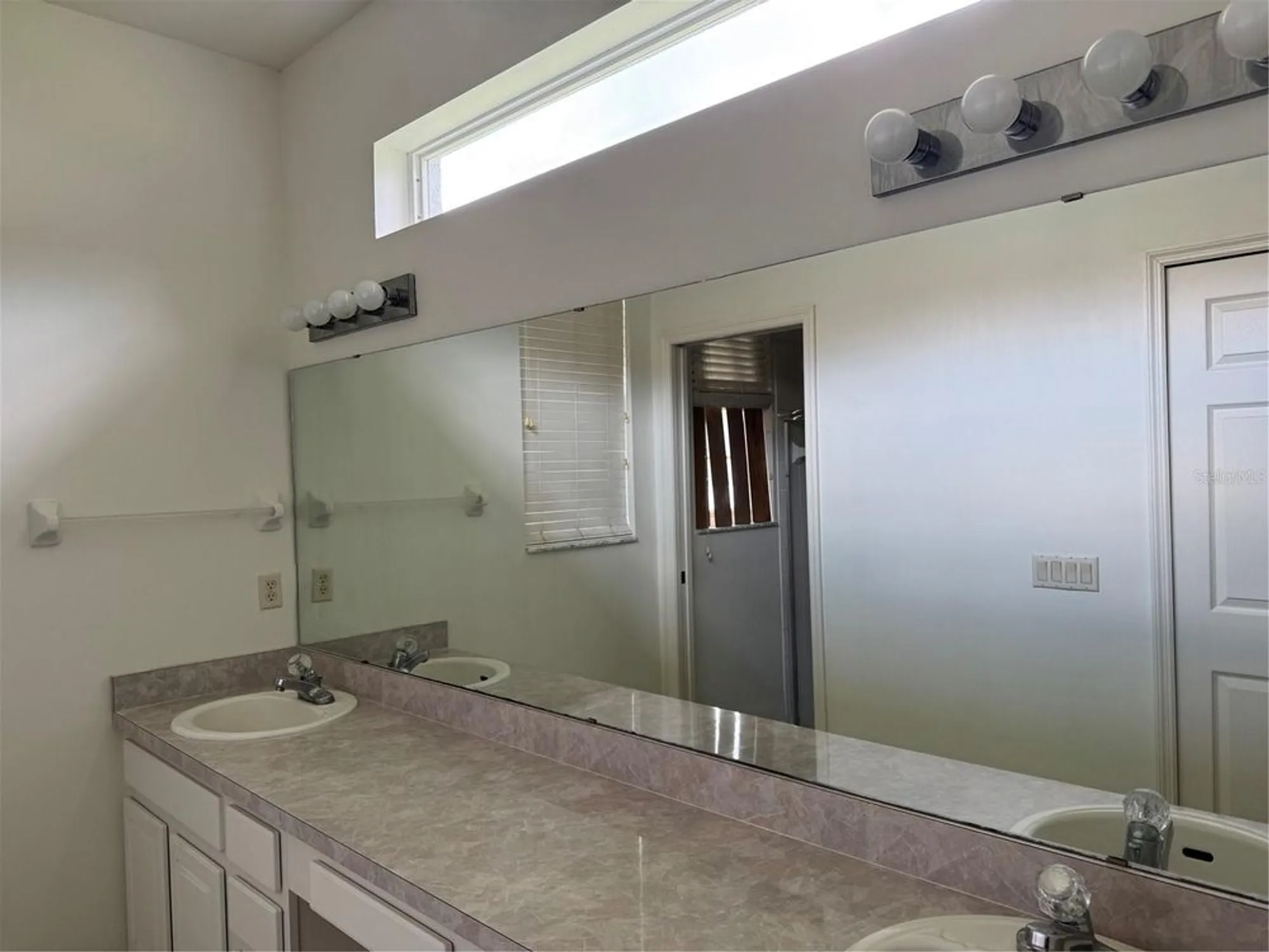 Property Slideshow image 13 of 27 | 3323 songbird ln, Lakeland, FL, 33811