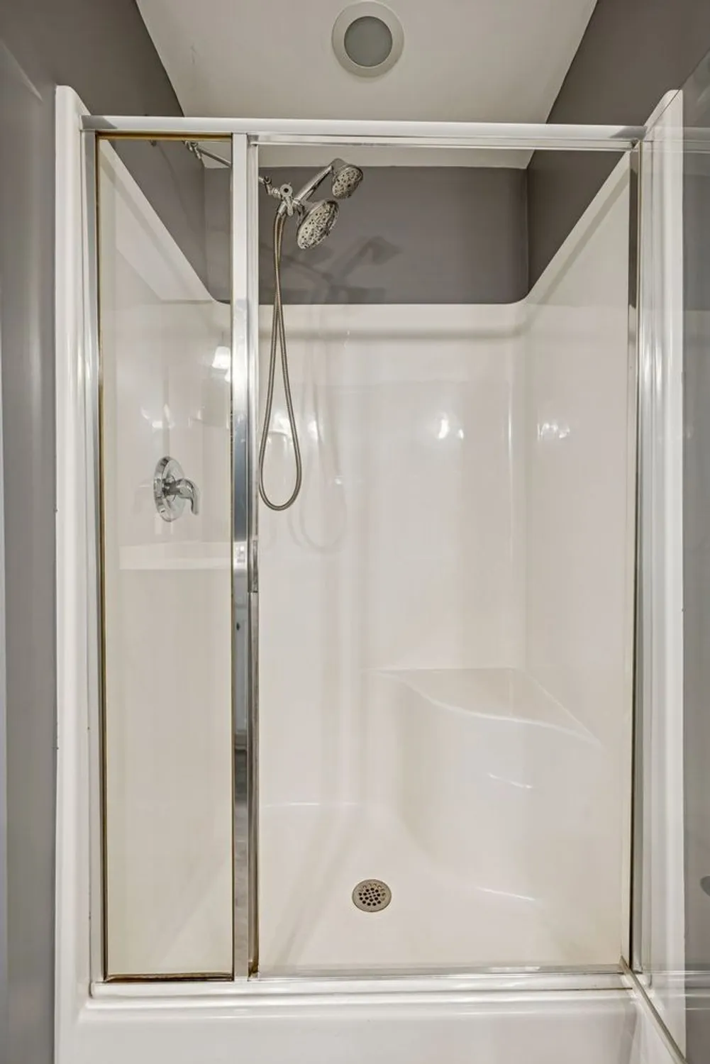 Property Slideshow image 25 of 39 | 825 s browns ln 2102, Gallatin, TN, 37066