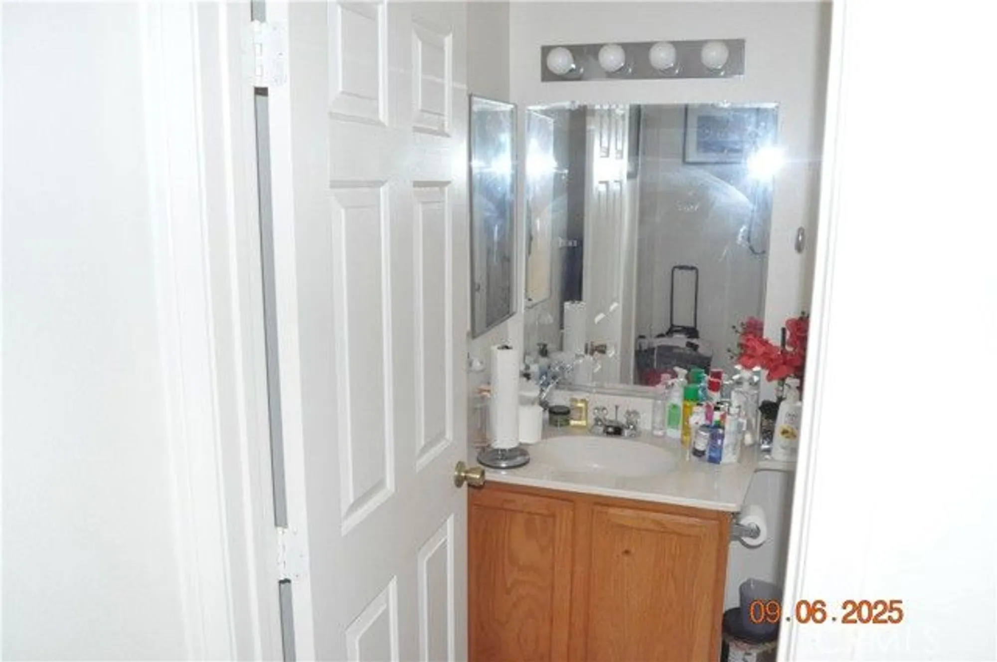 Property Slideshow image 10 of 20 | 11584 oak st, Apple Valley, CA, 92308