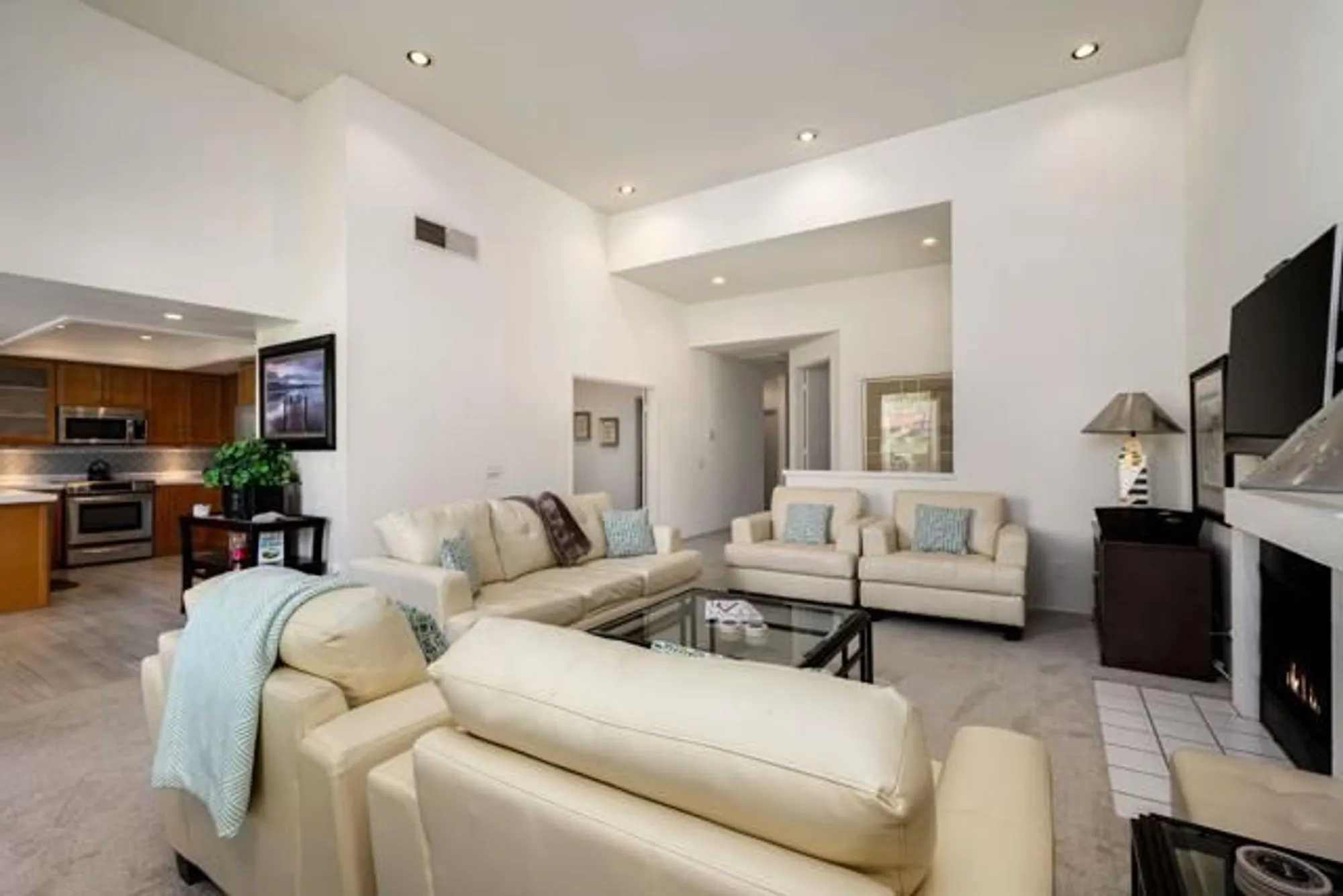 Property Slideshow image 6 of 24 | 55105 oakhill, La Quinta, CA, 92253