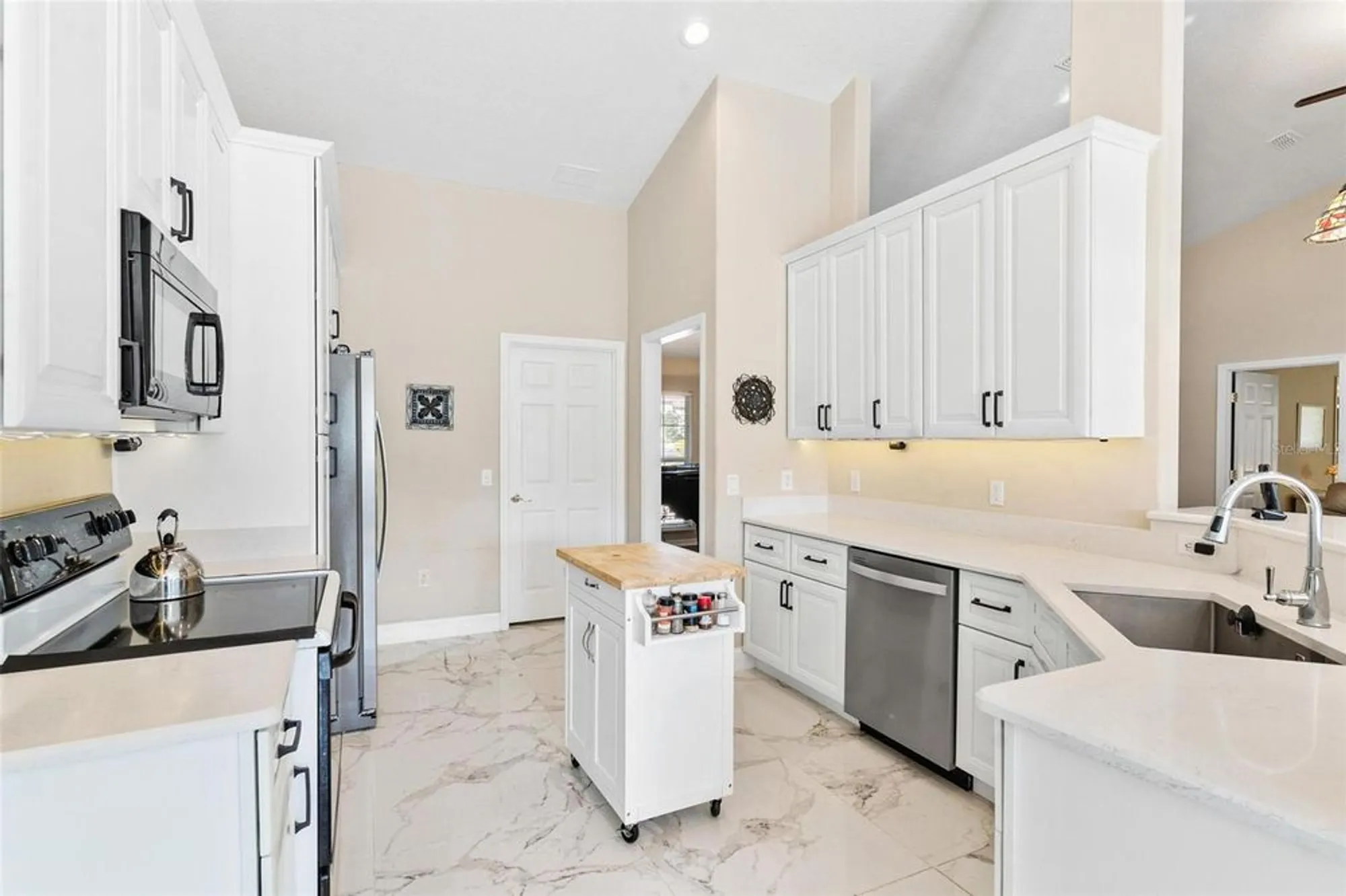Property Slideshow image 13 of 66 | 39320 harbor hills blvd, Lady Lake, FL, 32159