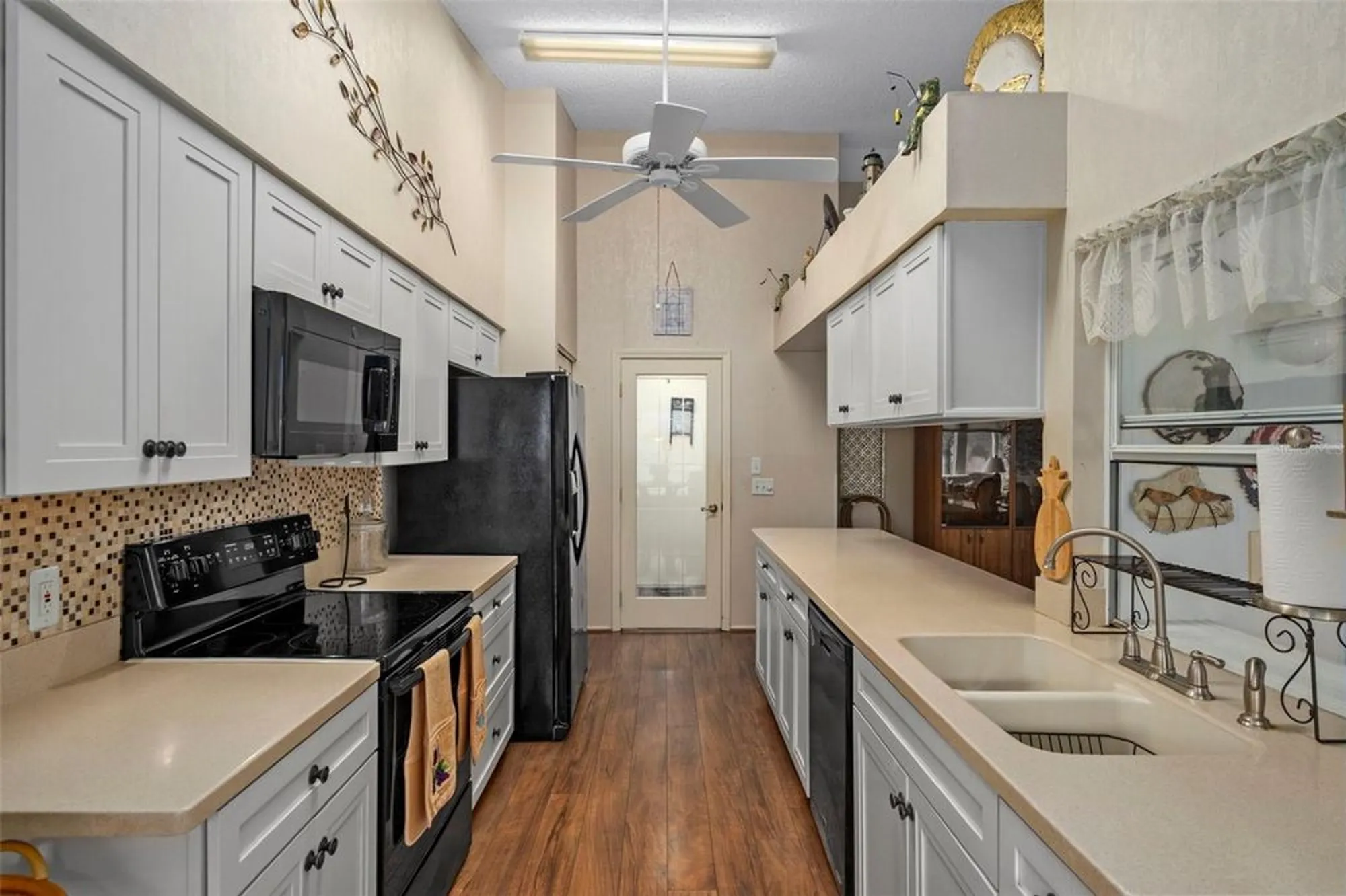 Property Slideshow image 13 of 41 | 2102 springmeadow dr, Spring Hill, FL, 34606