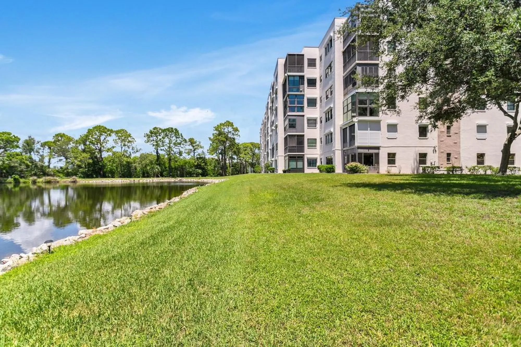 Property Slideshow image 71 of 77 | 8186 terrace garden dr n unit 101, St Petersburg, FL, 33709
