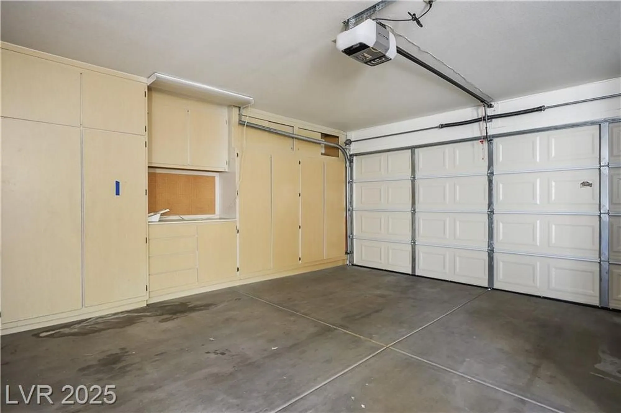 Property Slideshow image 19 of 27 | 2413 totem pole ct, Las Vegas, NV, 89134