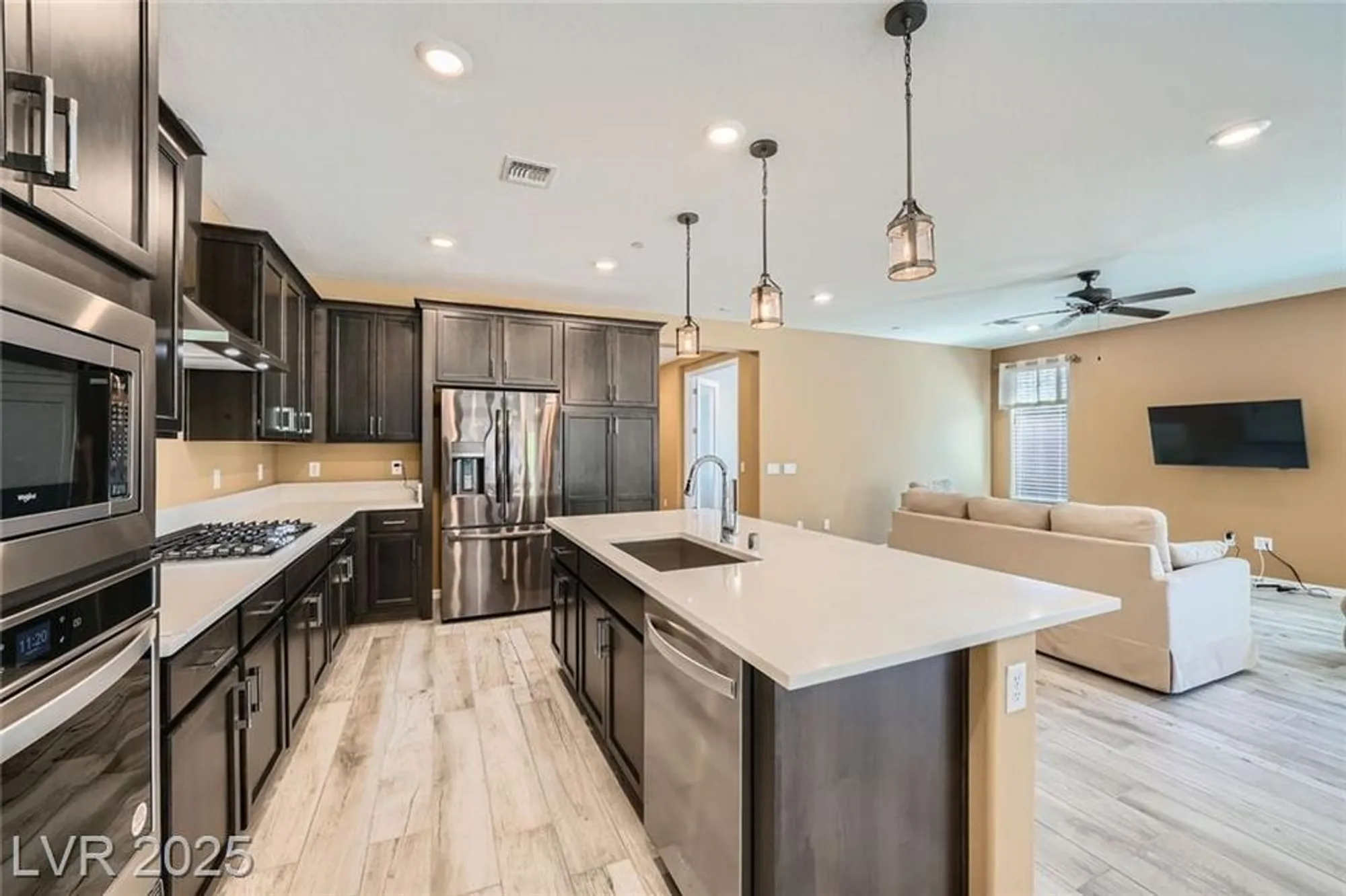 Property Slideshow image 12 of 36 | 243 sun glaze ave, Henderson, NV, 89011